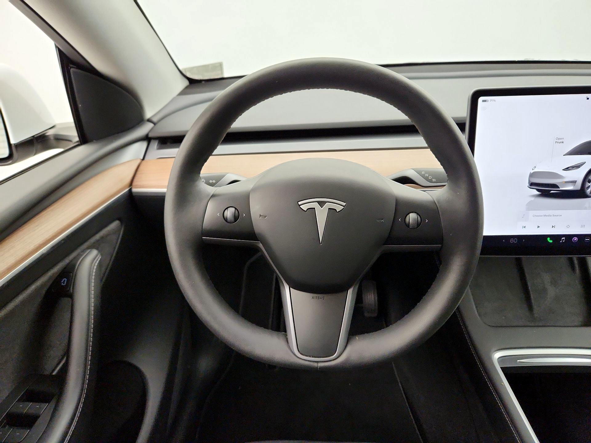Thumbnail: 2023 Tesla Model Y - 10