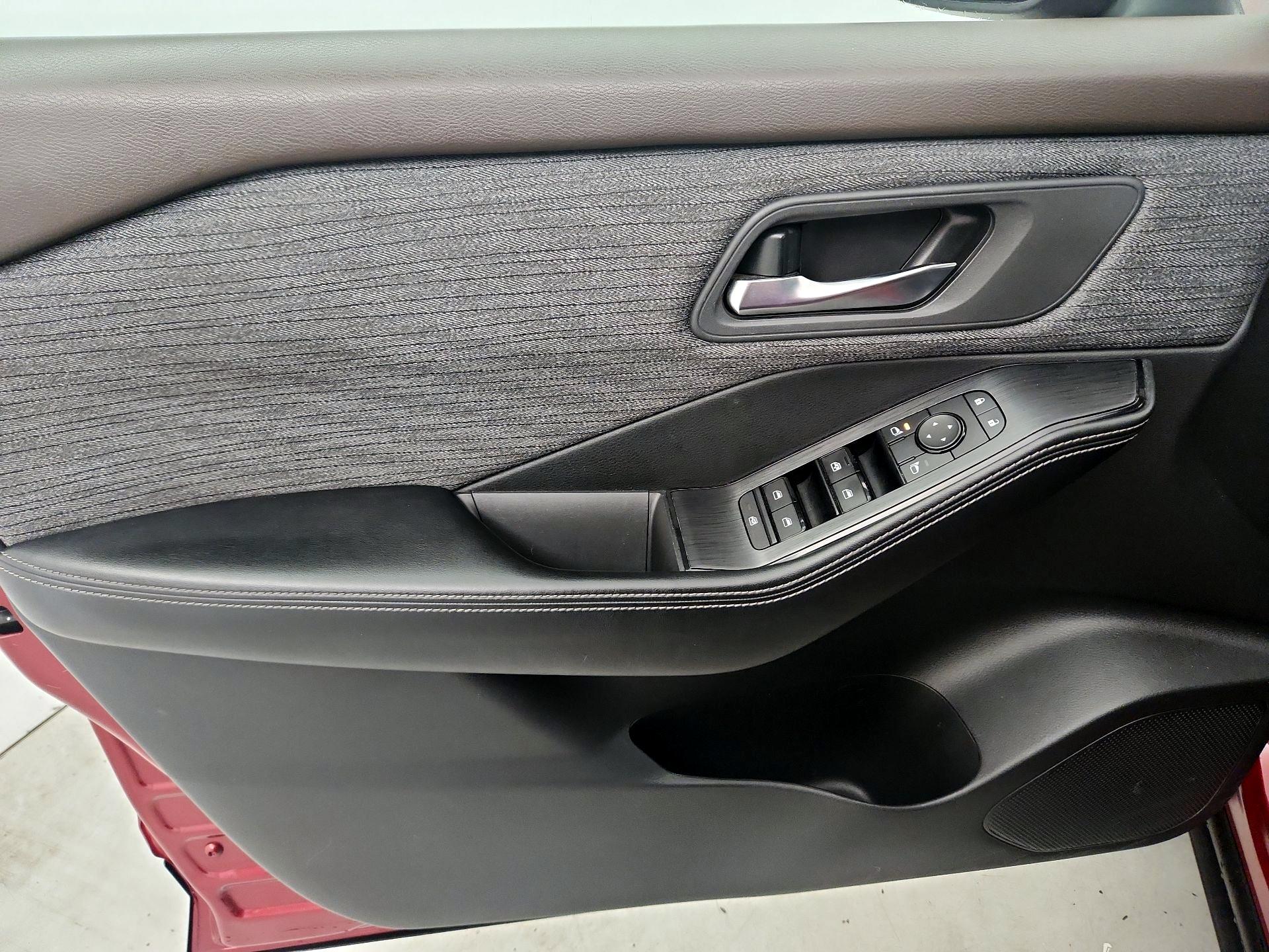 Thumbnail: 2021 Nissan Rogue - 12