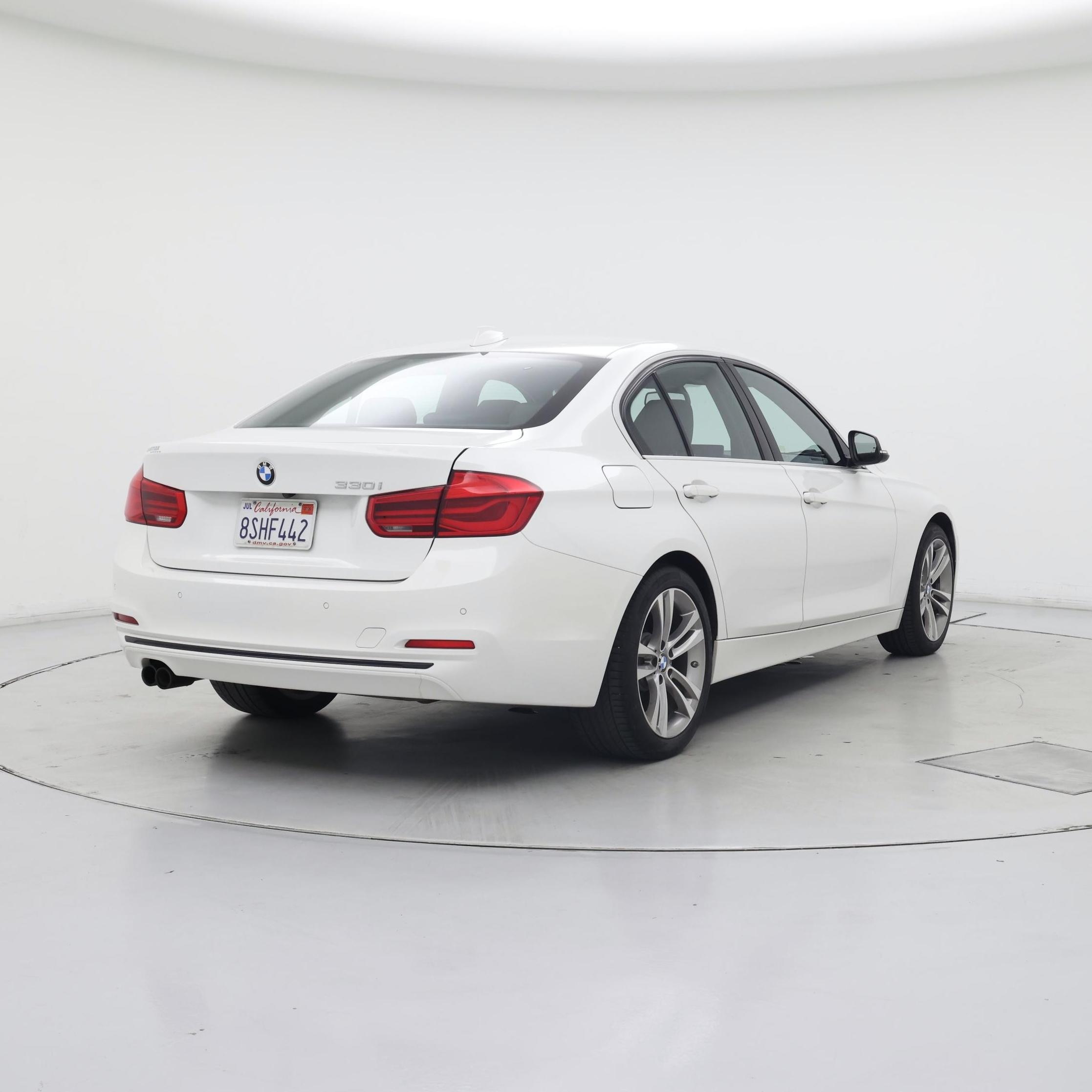 Thumbnail: 2017 BMW 3 Series - 8