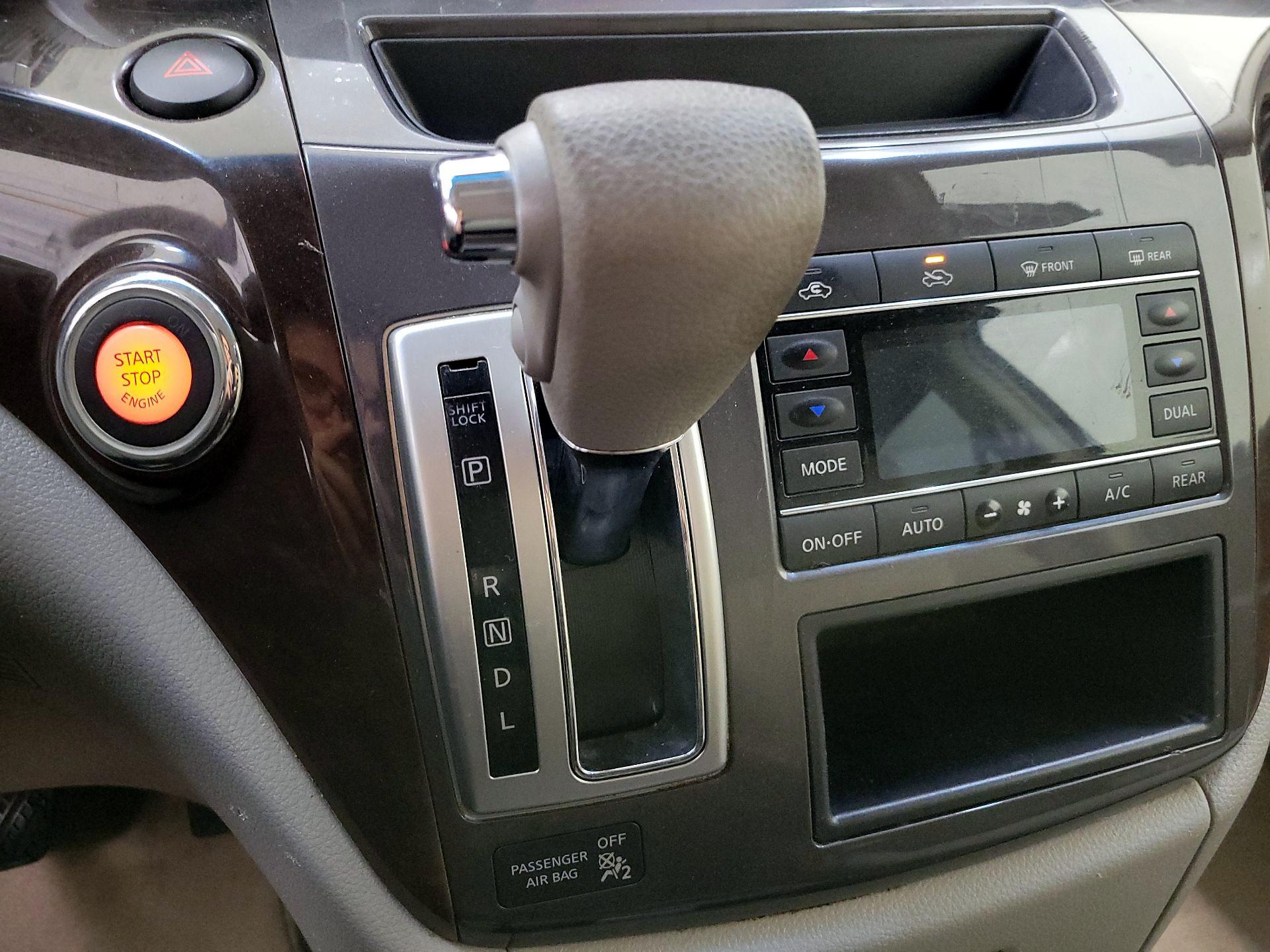 Thumbnail: 2016 Nissan Quest - 17