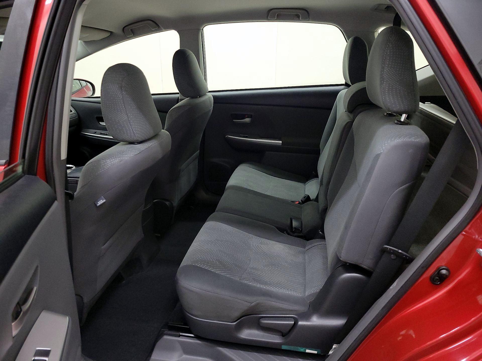 Thumbnail: 2014 Toyota Prius v - 19