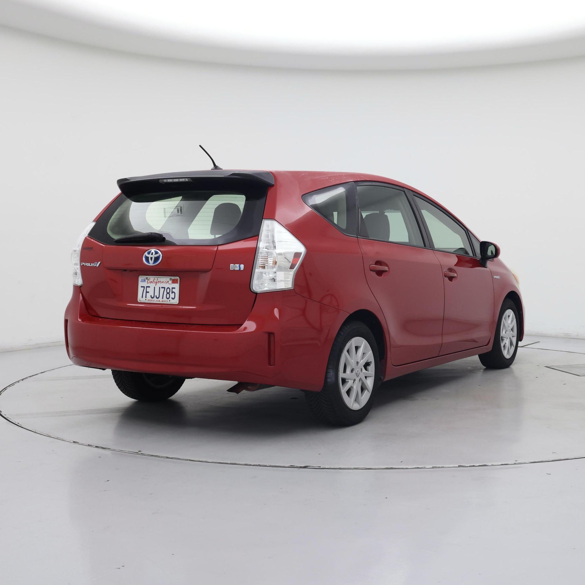 Thumbnail: 2014 Toyota Prius v - 8