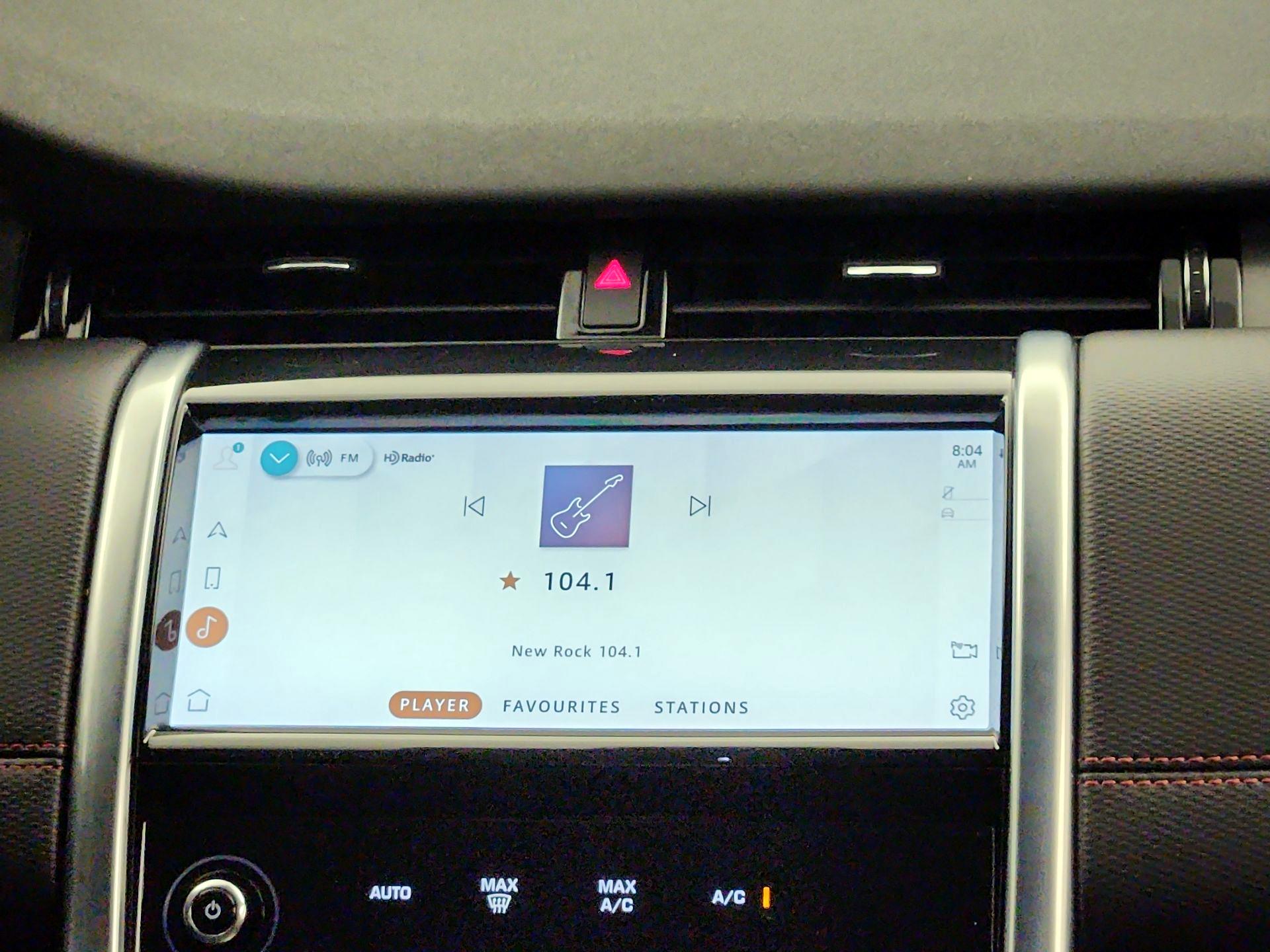 Thumbnail: 2022 Land Rover Discovery Sport - 16