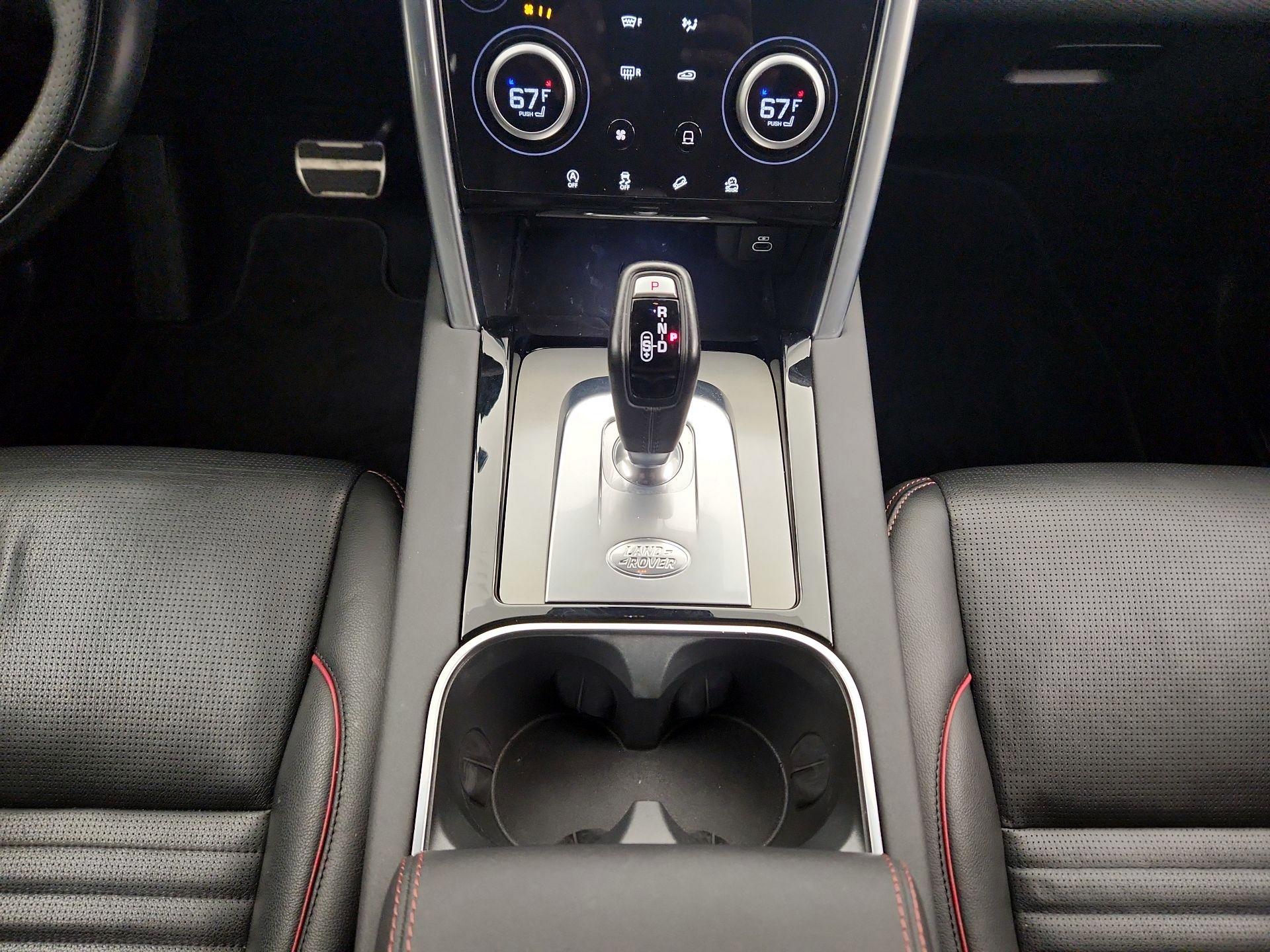 Thumbnail: 2022 Land Rover Discovery Sport - 18