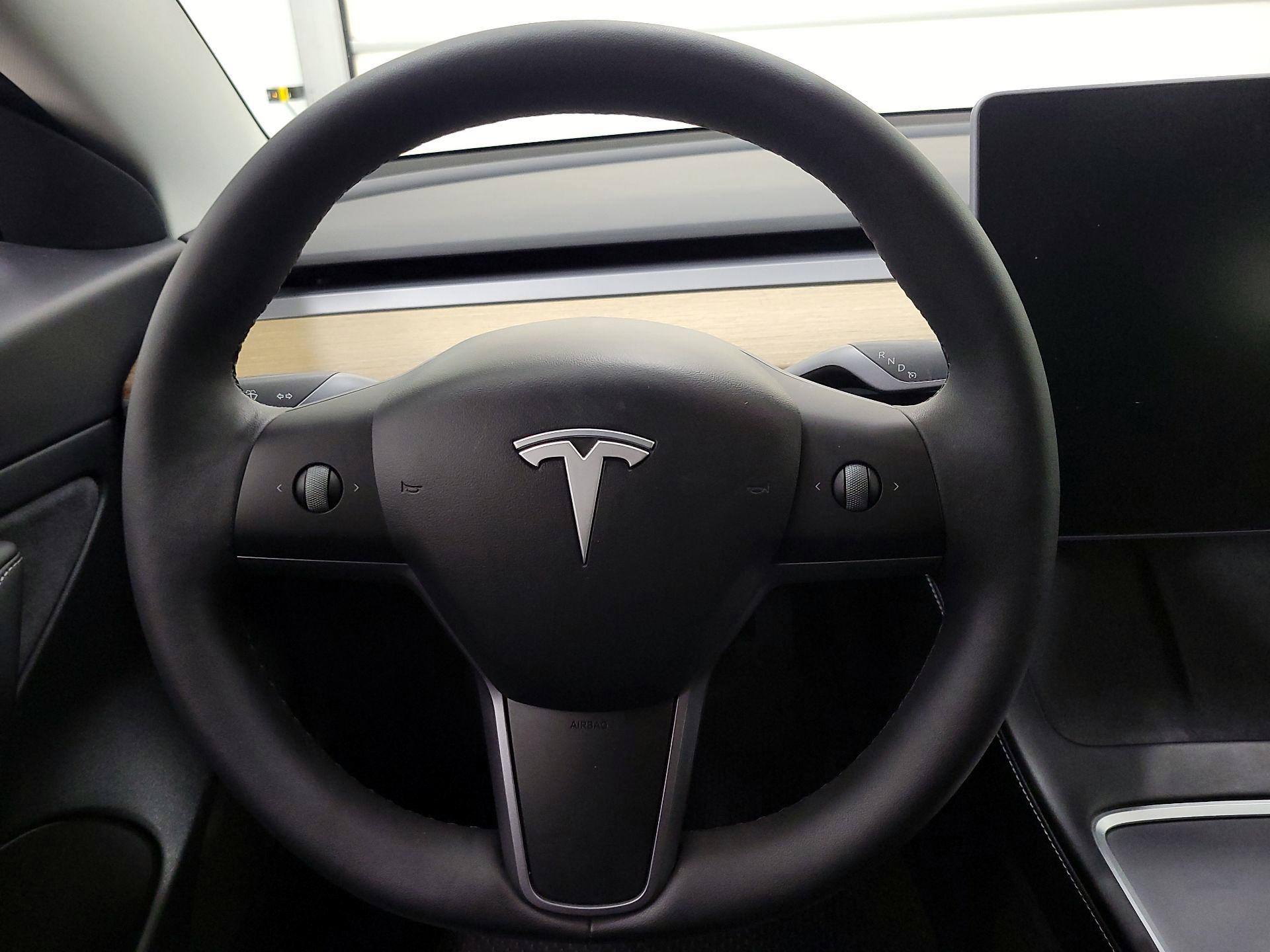Thumbnail: 2021 Tesla Model 3 - 10