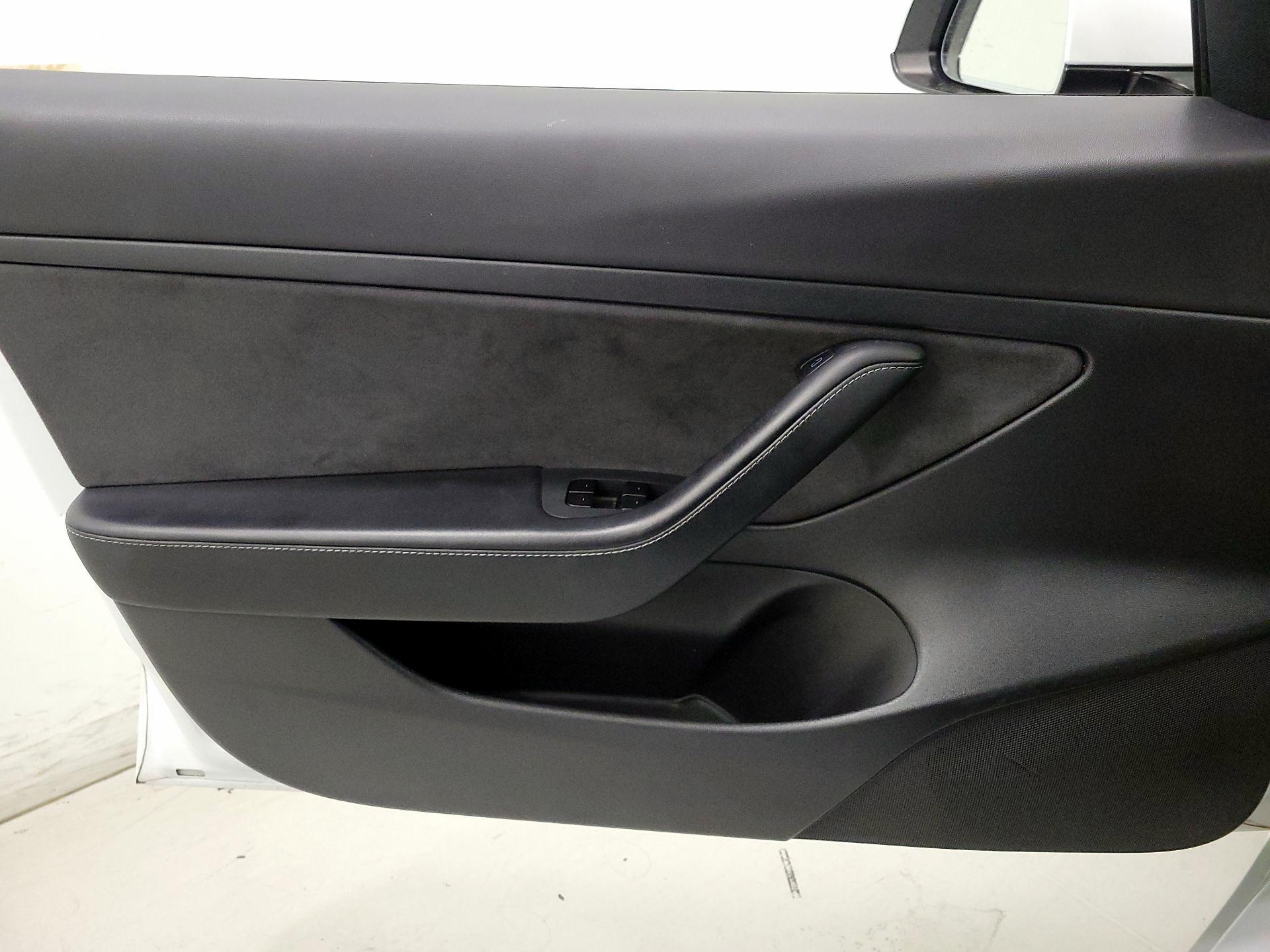 Thumbnail: 2021 Tesla Model 3 - 12