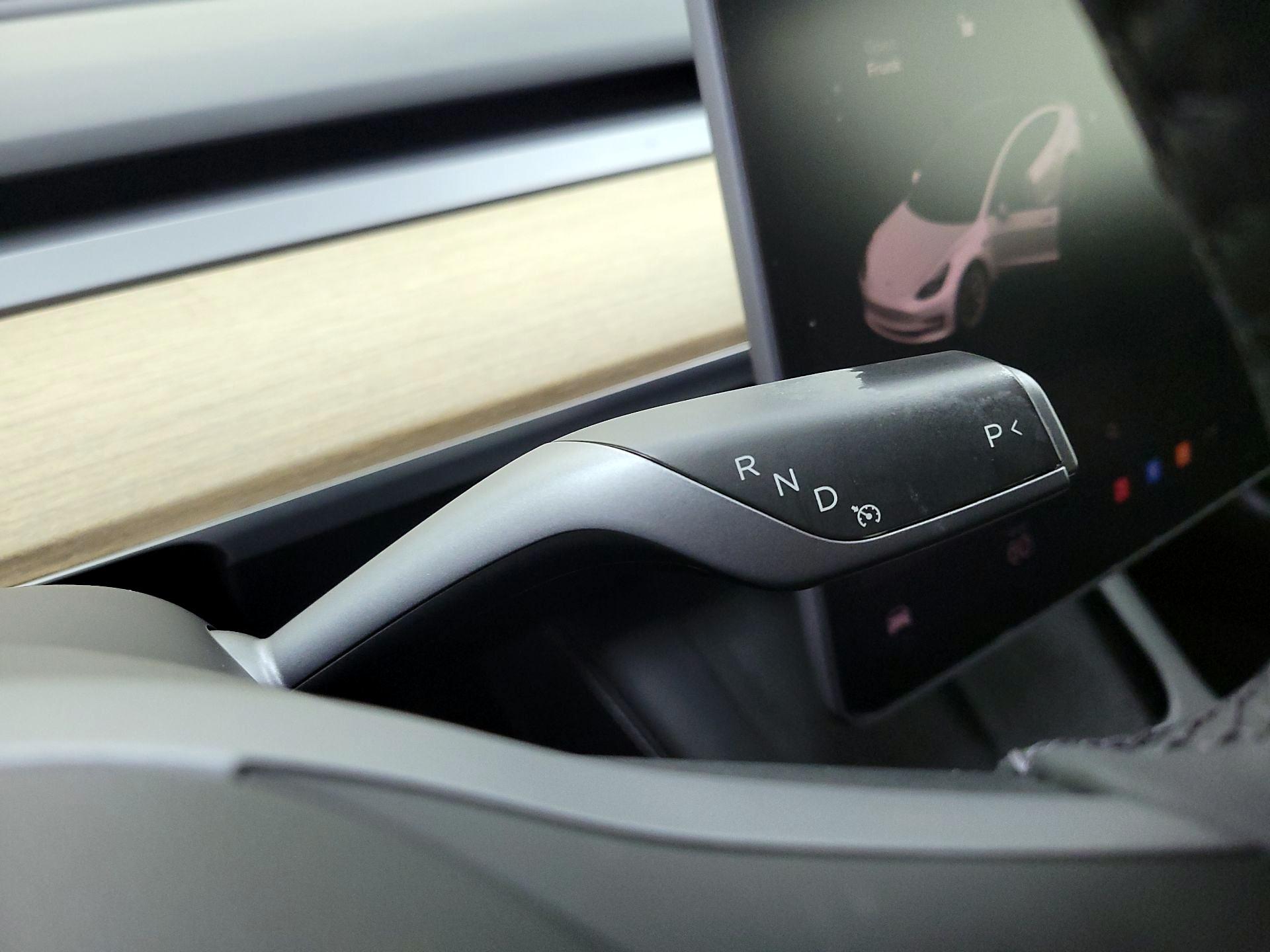 Thumbnail: 2021 Tesla Model 3 - 17