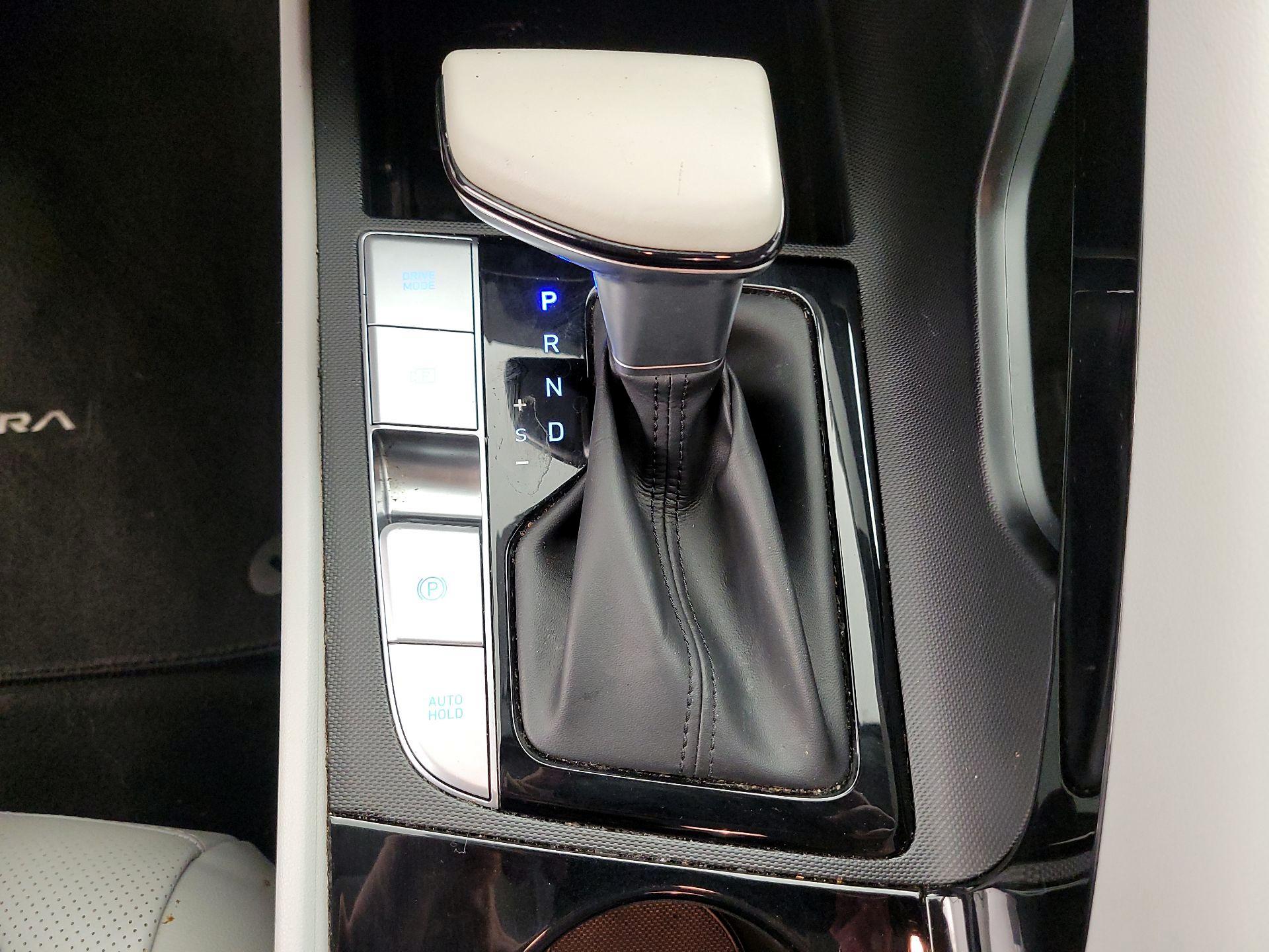 Thumbnail: 2021 Hyundai Elantra - 18