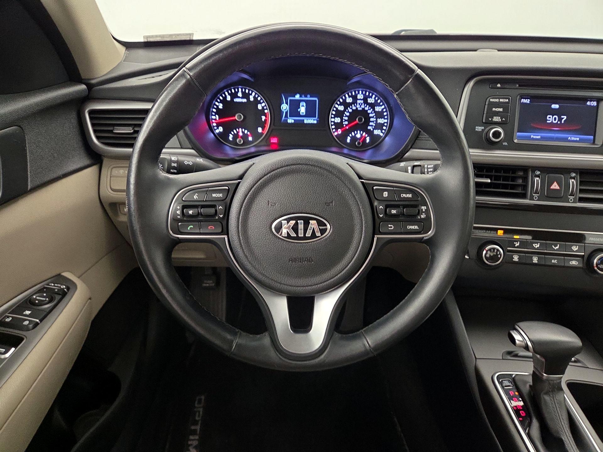 Thumbnail: 2016 Kia Optima - 10