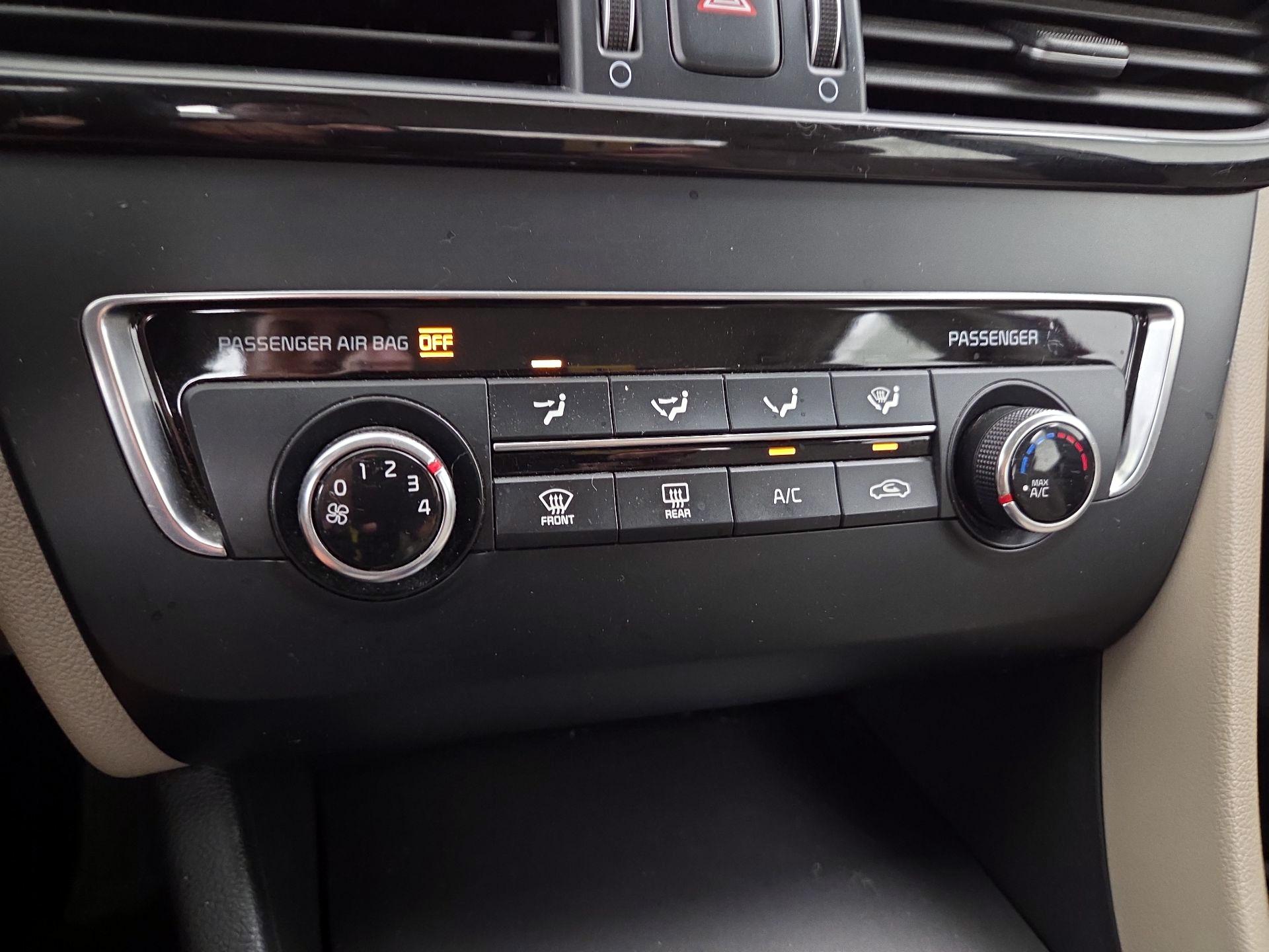 Thumbnail: 2016 Kia Optima - 16