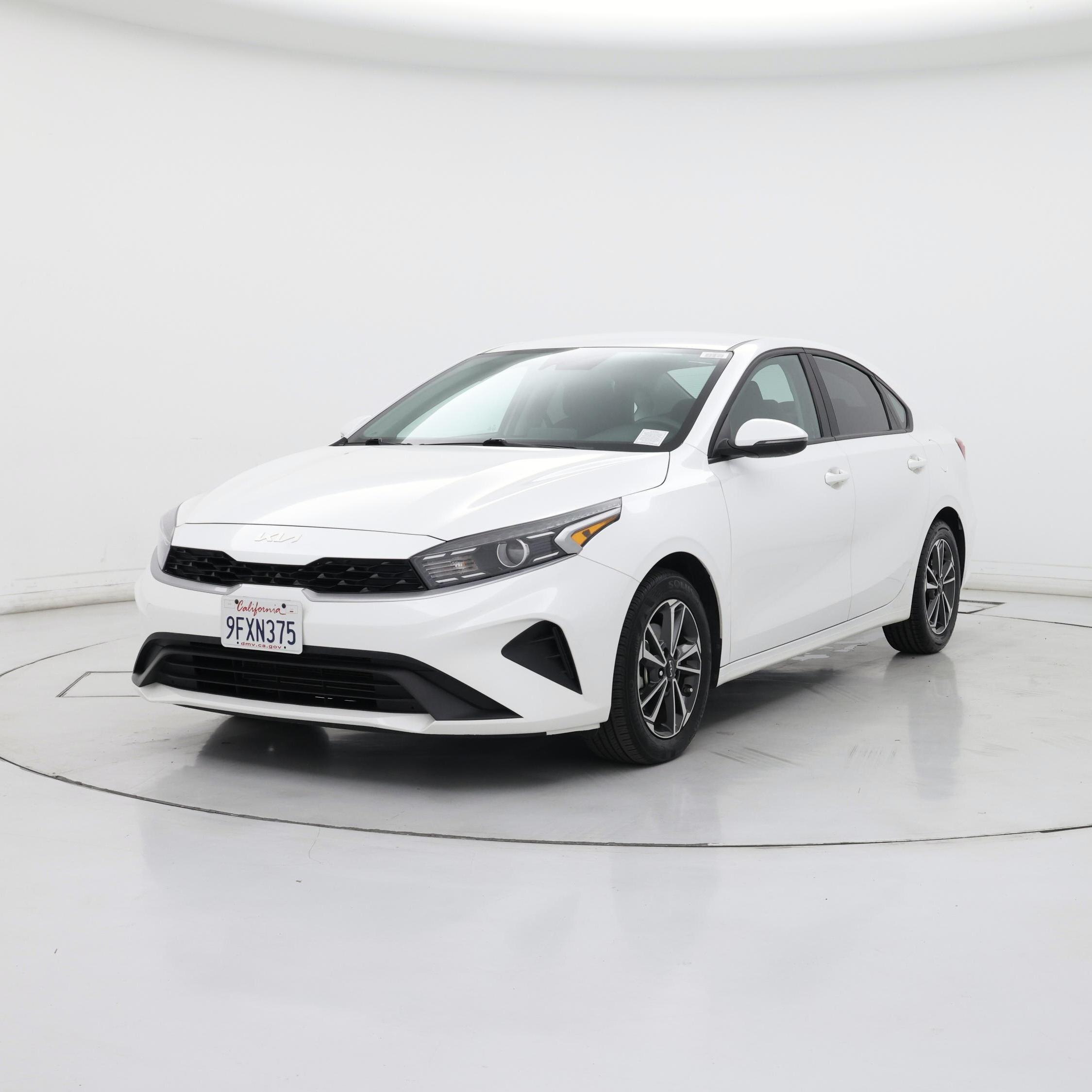 Thumbnail: 2023 Kia Forte - 4