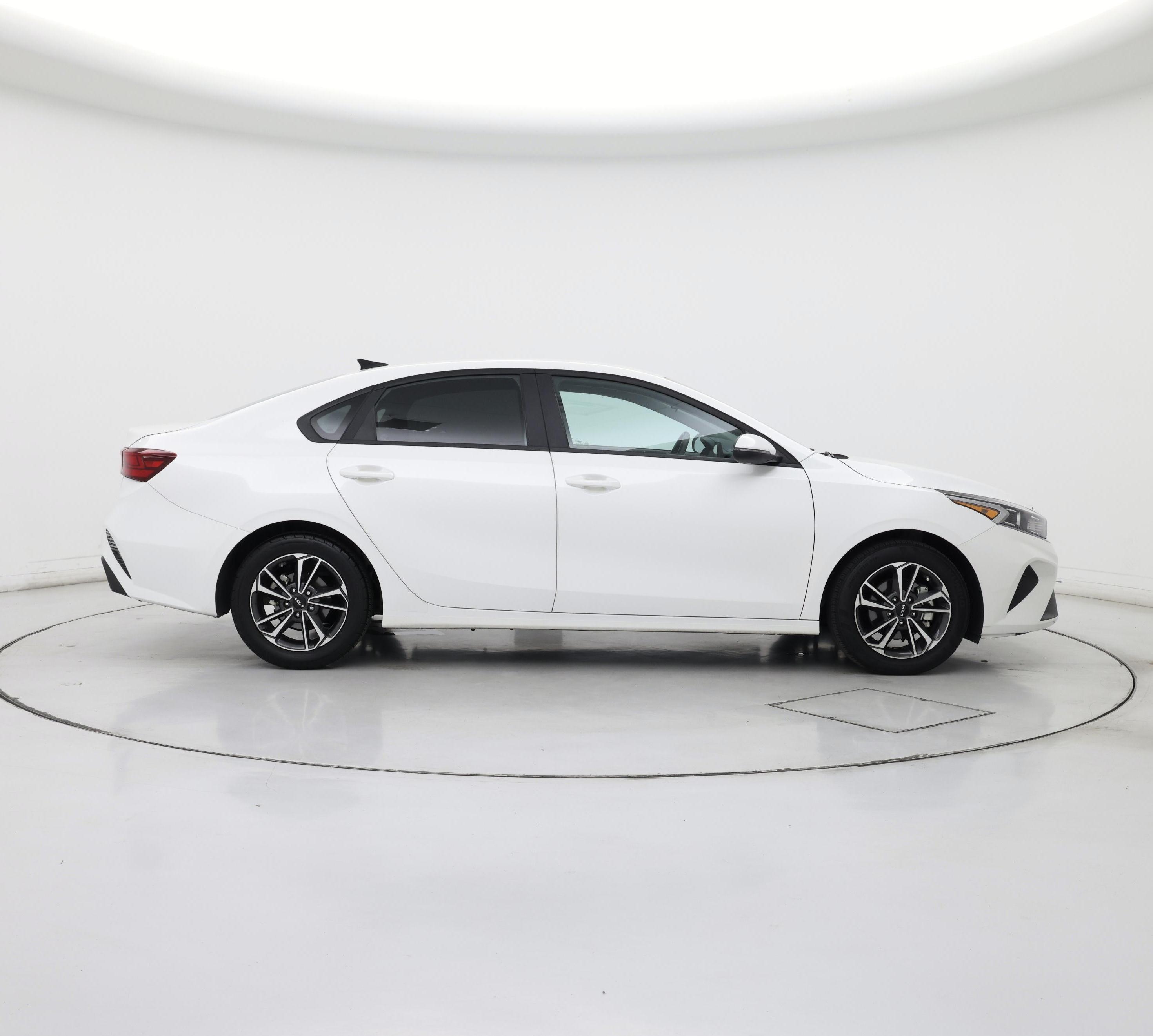 Thumbnail: 2023 Kia Forte - 7