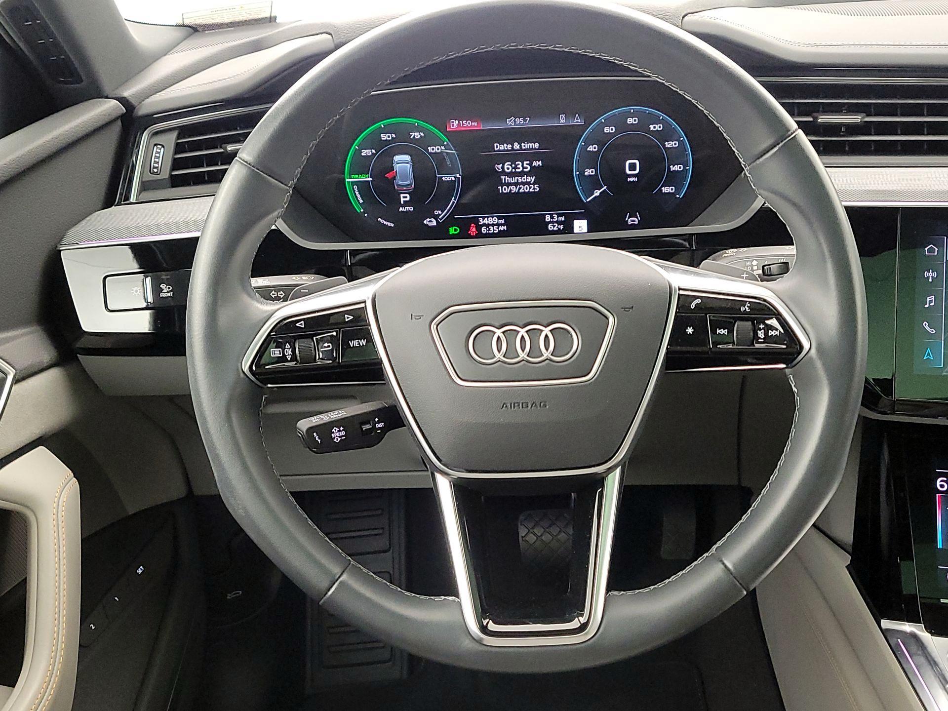 Thumbnail: 2024 Audi Q8 e-tron - 10