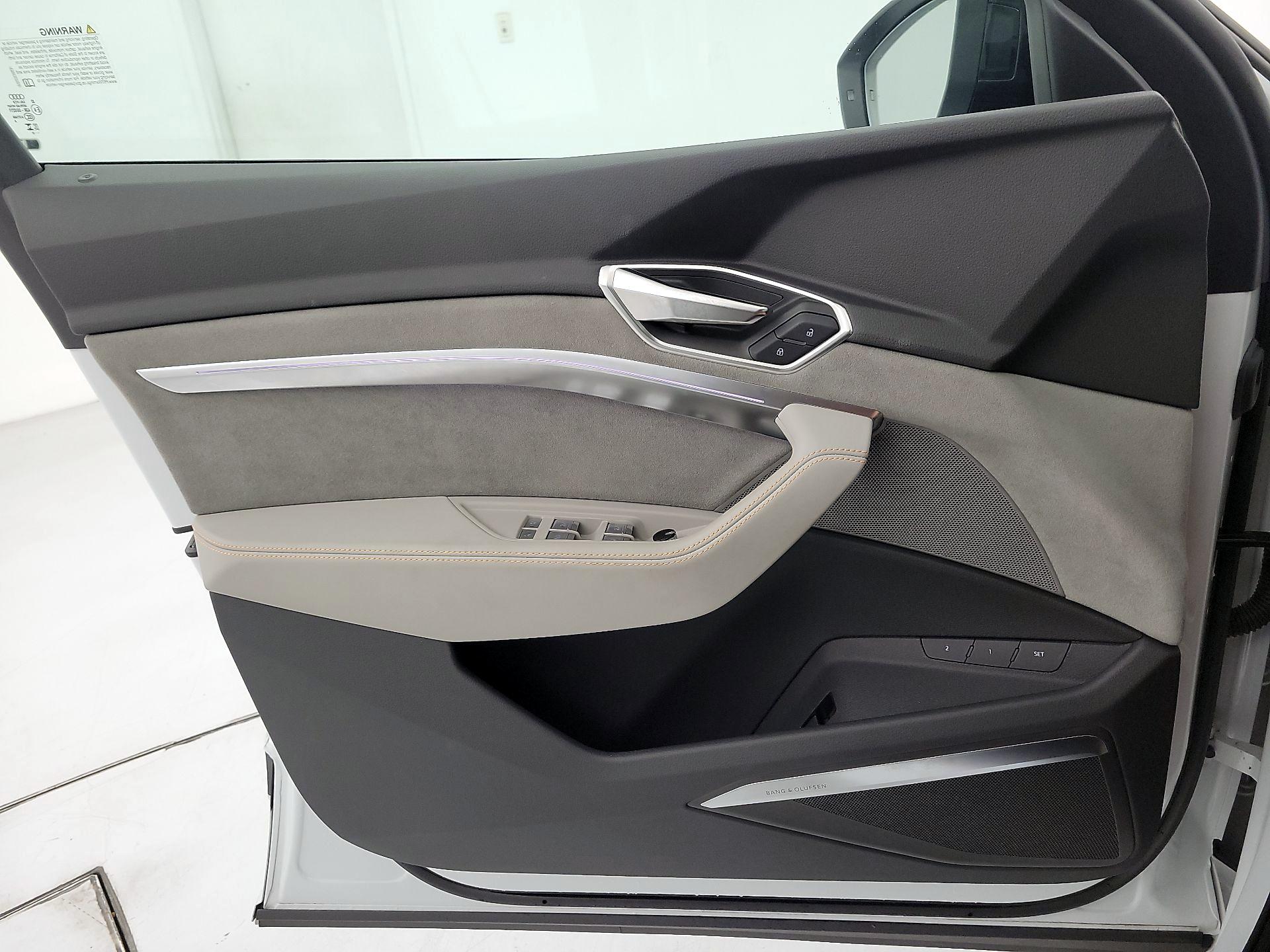 Thumbnail: 2024 Audi Q8 e-tron - 12