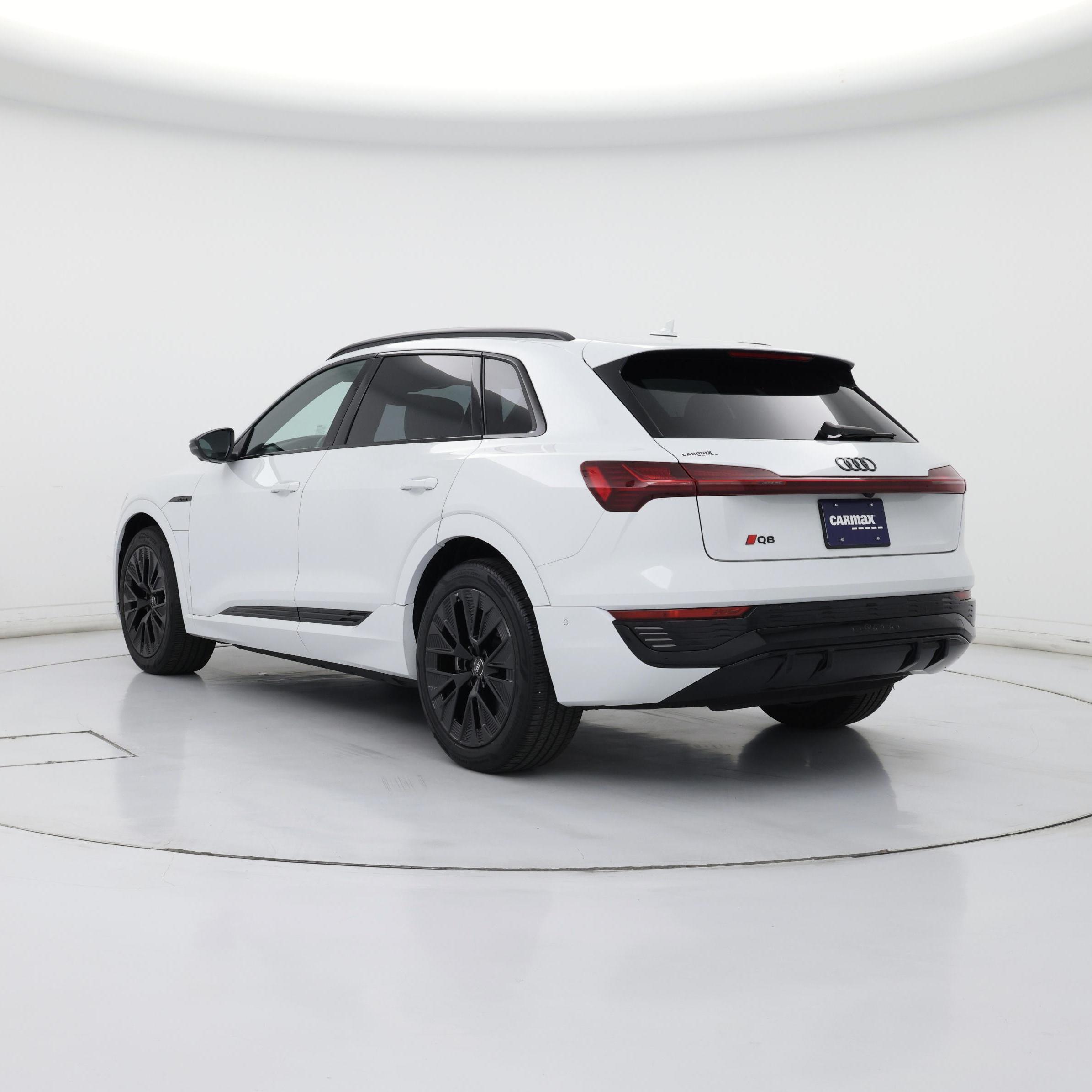 Thumbnail: 2024 Audi Q8 e-tron - 2