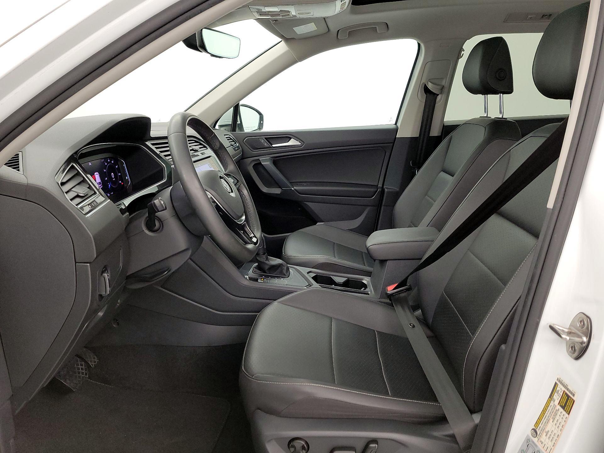 Thumbnail: 2020 Volkswagen Tiguan - 11