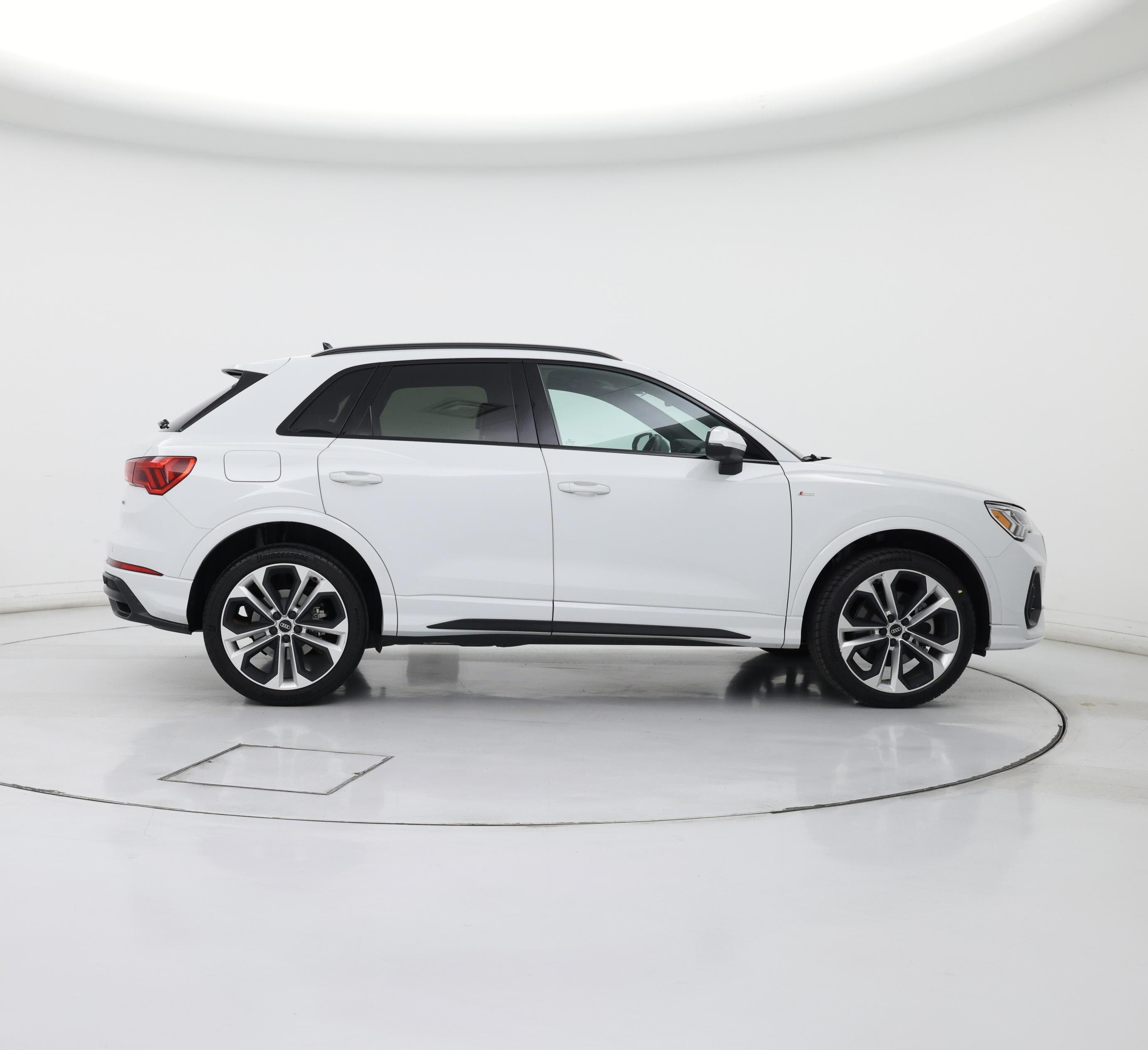 Thumbnail: 2022 Audi Q3 - 7