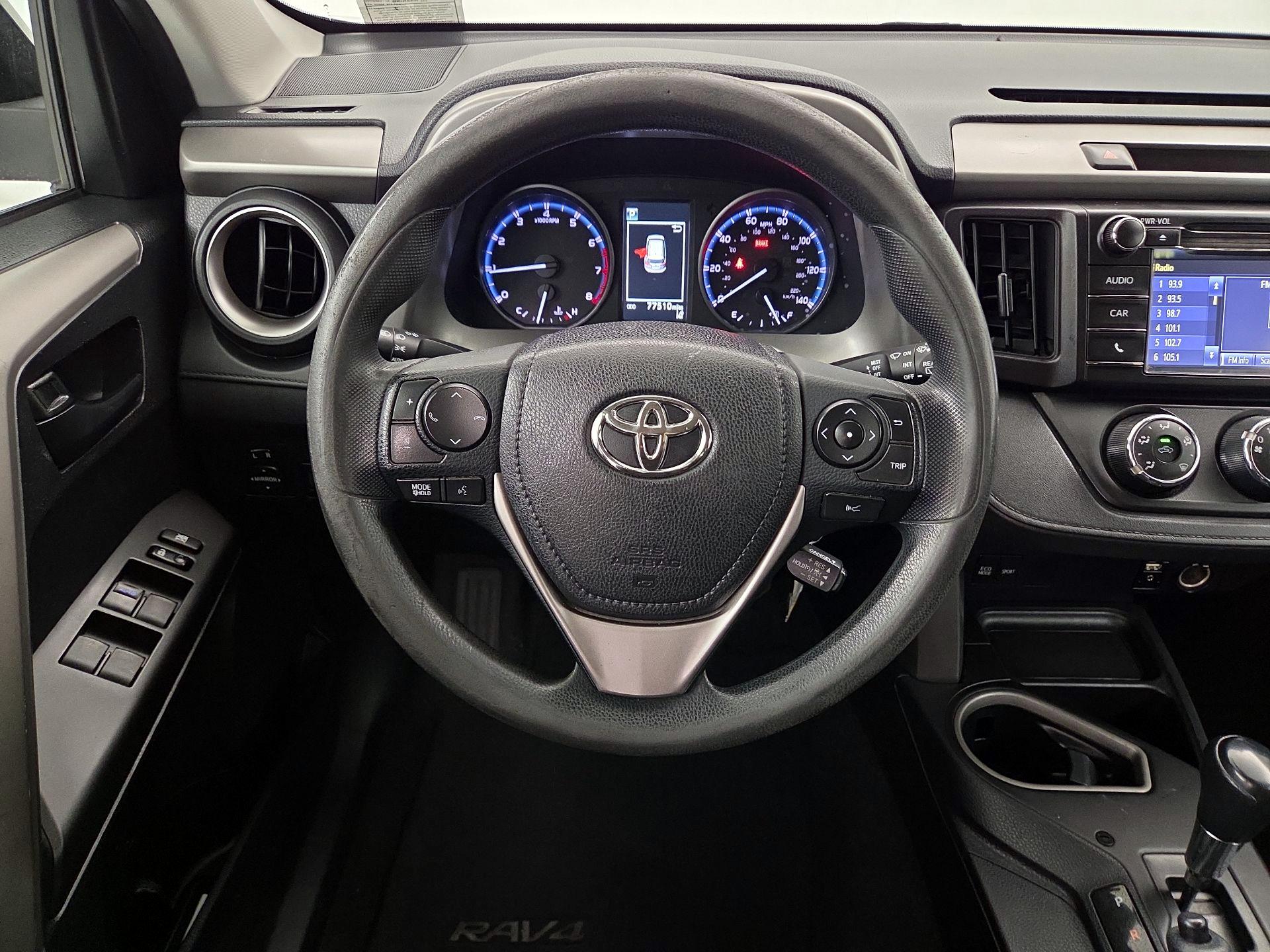 Thumbnail: 2017 Toyota RAV4 - 10