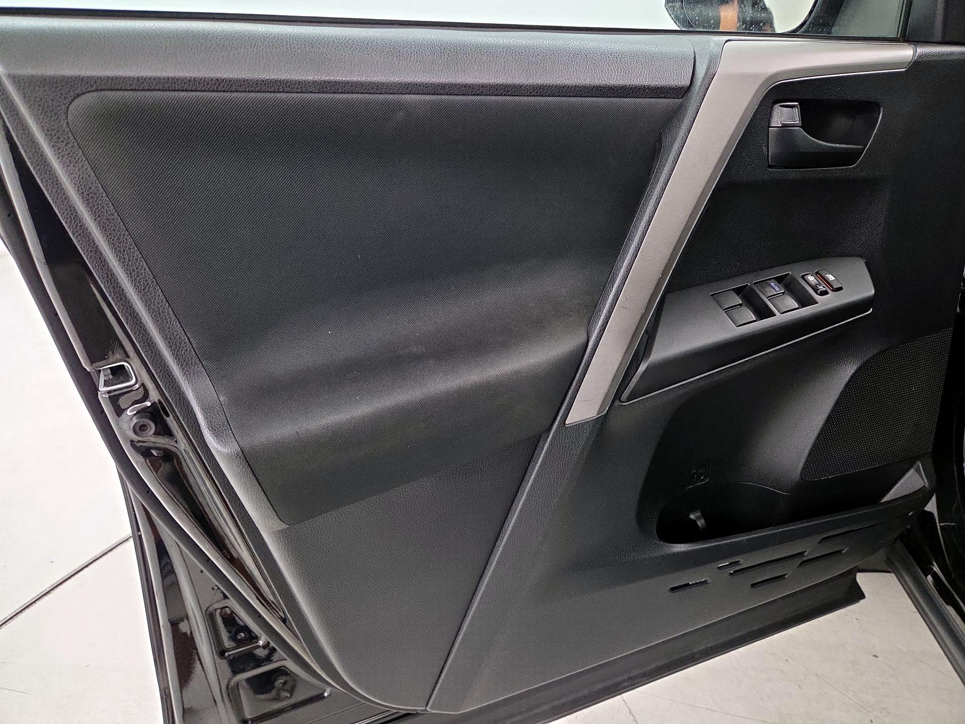 Thumbnail: 2017 Toyota RAV4 - 12