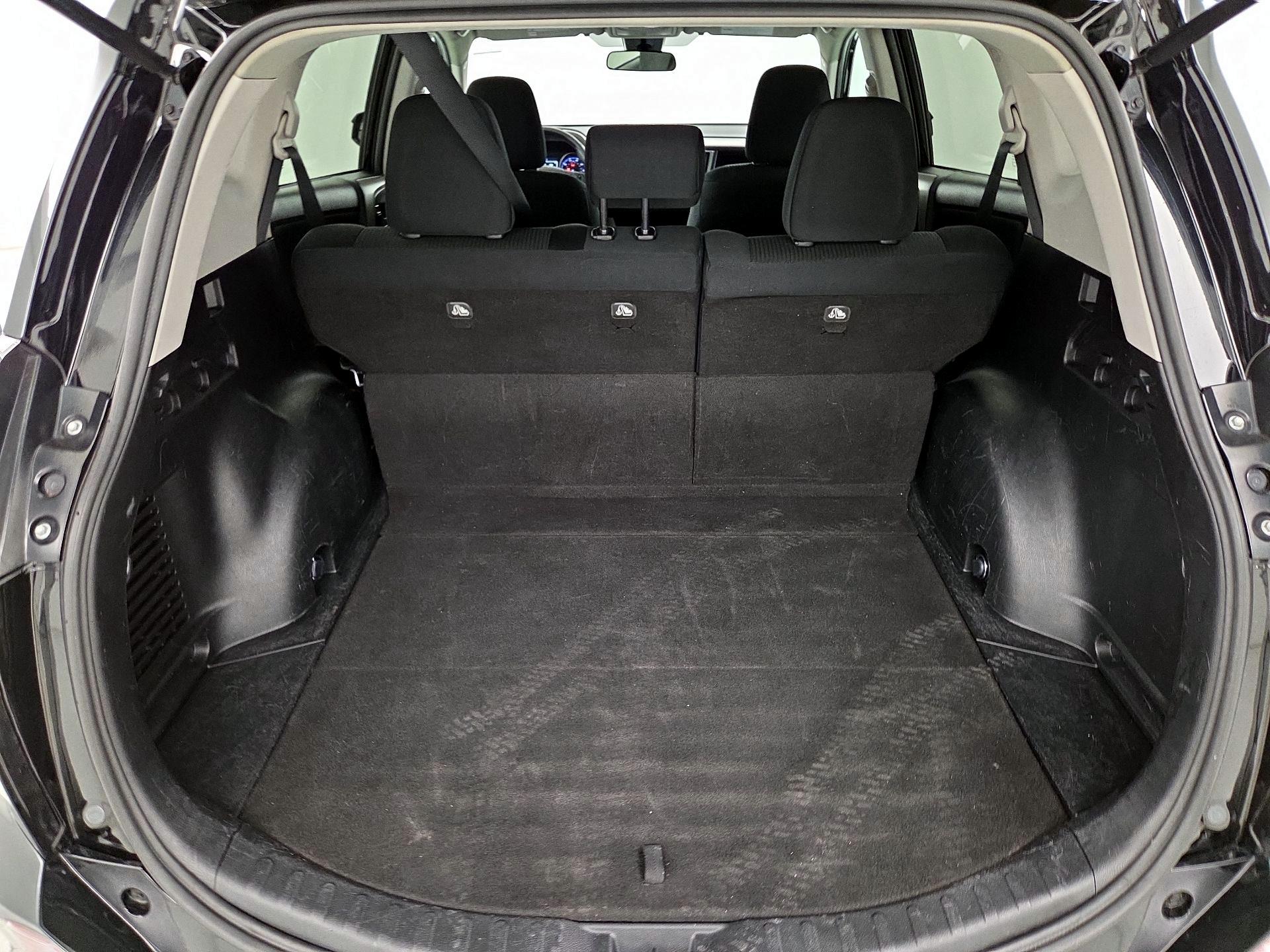 Thumbnail: 2017 Toyota RAV4 - 20