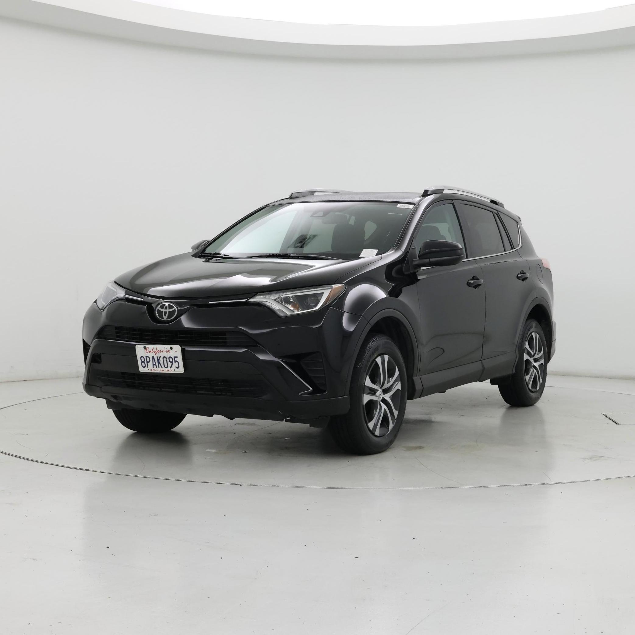 Thumbnail: 2017 Toyota RAV4 - 4