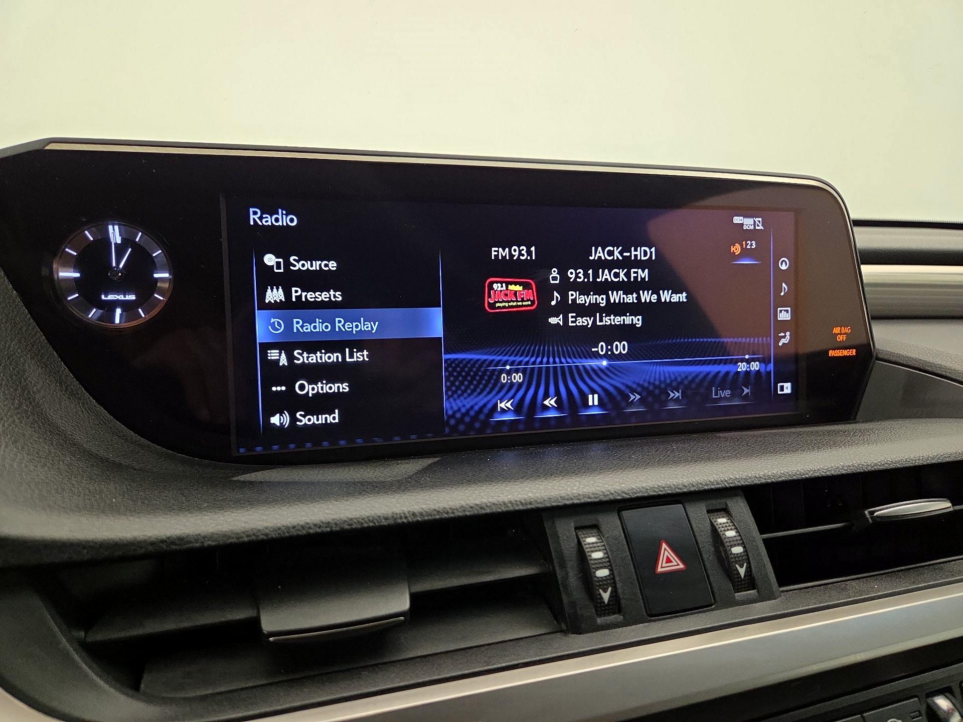 Thumbnail: 2019 Lexus ES - 16