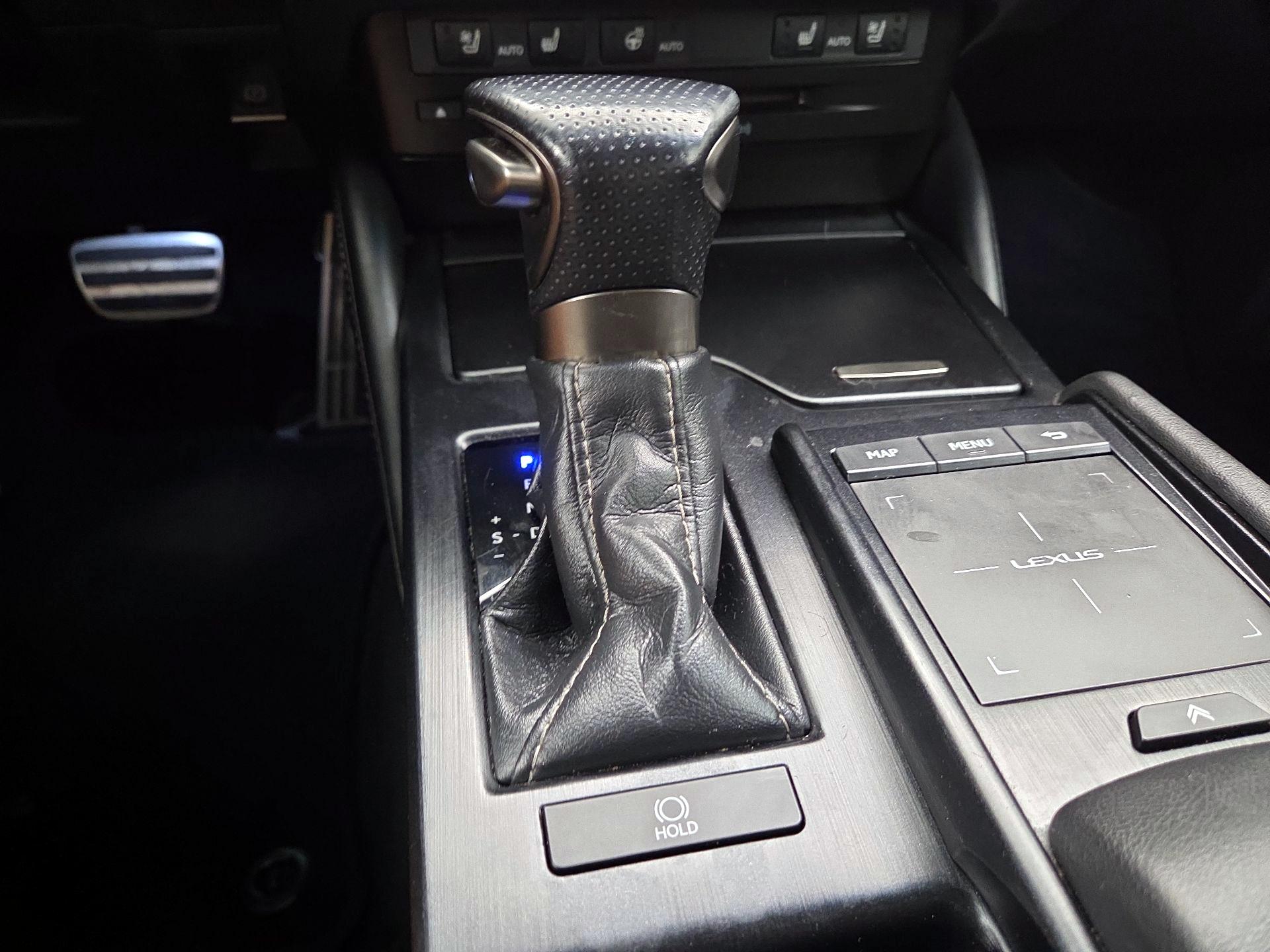 Thumbnail: 2019 Lexus ES - 18