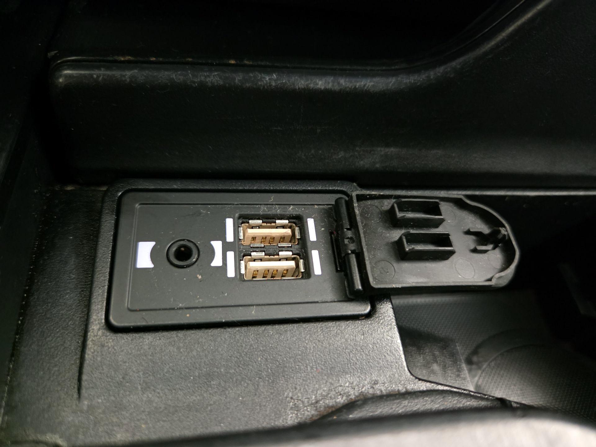 Thumbnail: 2019 Lexus ES - 19