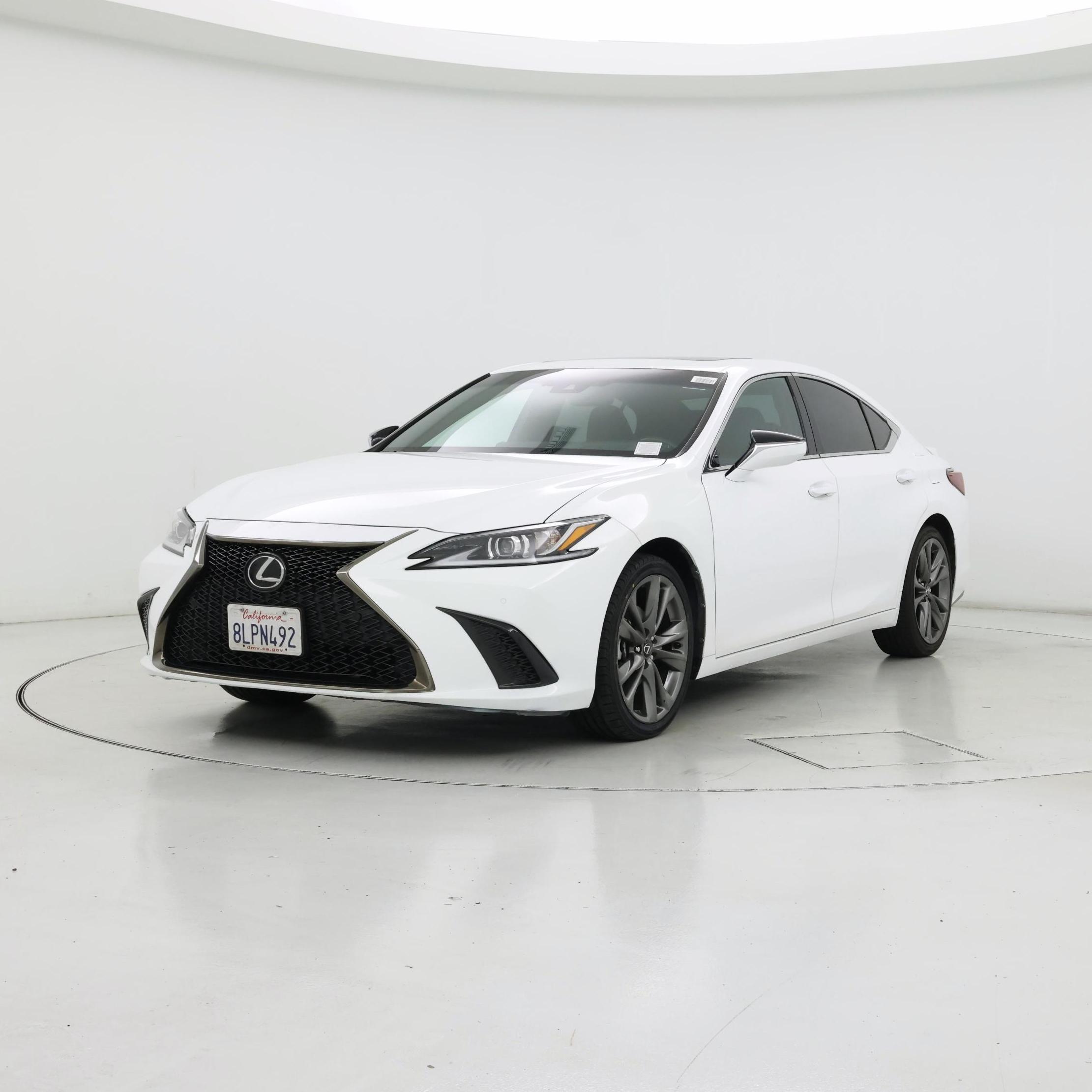 Thumbnail: 2019 Lexus ES - 4