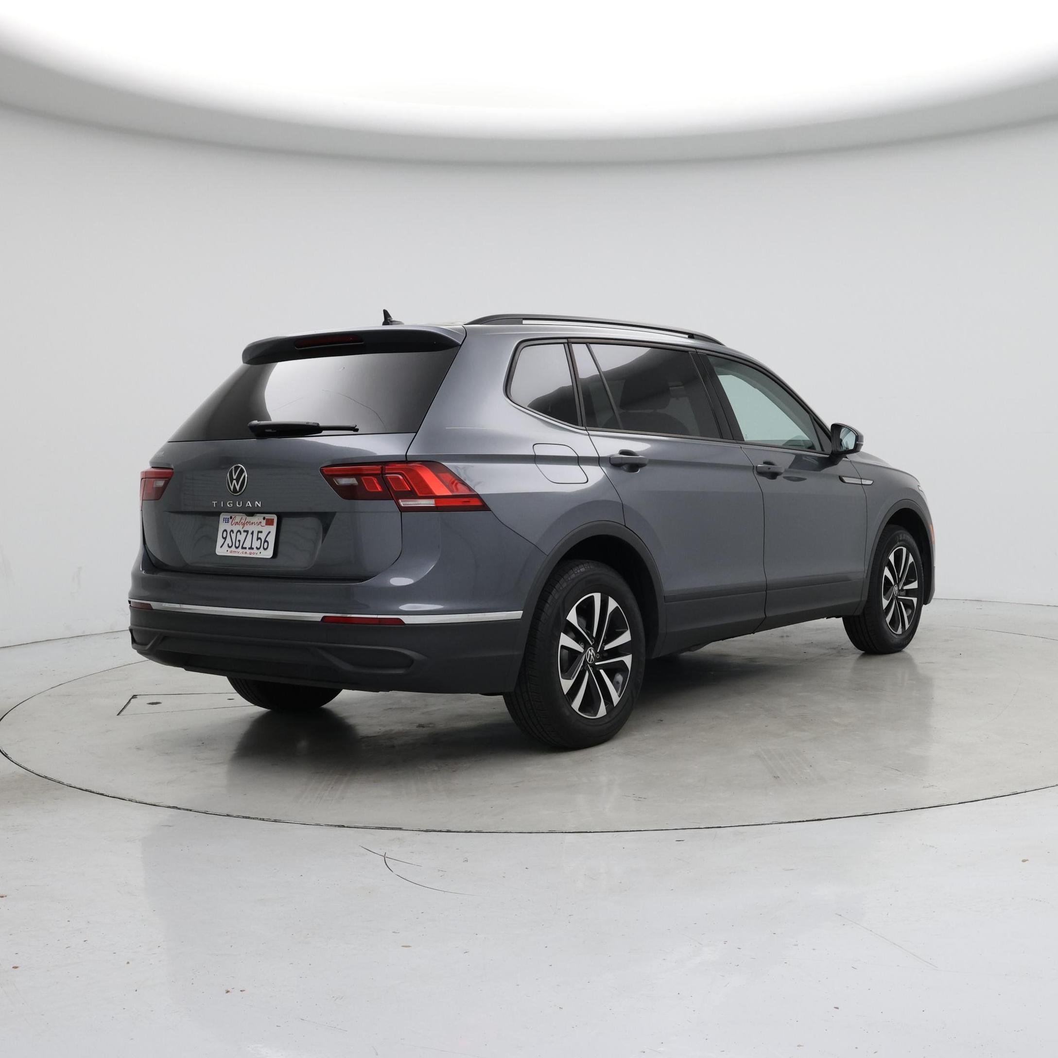 Thumbnail: 2022 Volkswagen Tiguan - 8