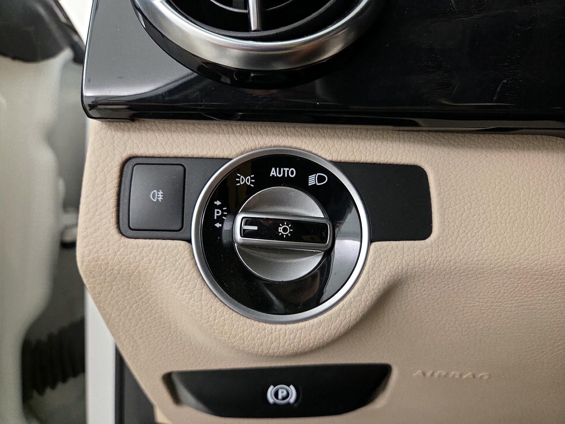 Thumbnail: 2015 Mercedes-Benz GLK - 13