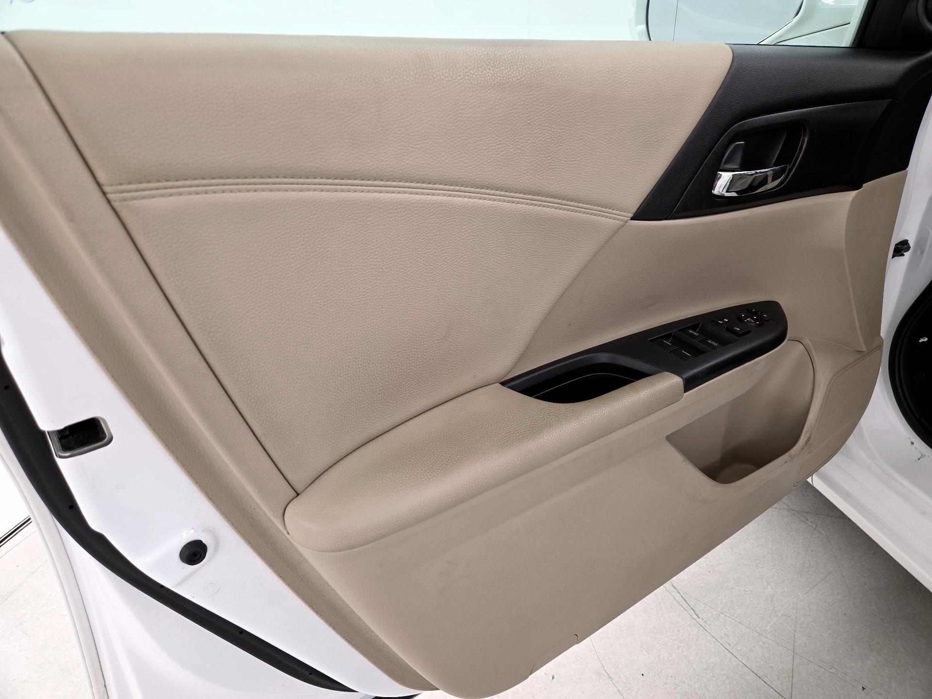 Thumbnail: 2015 Honda Accord - 12