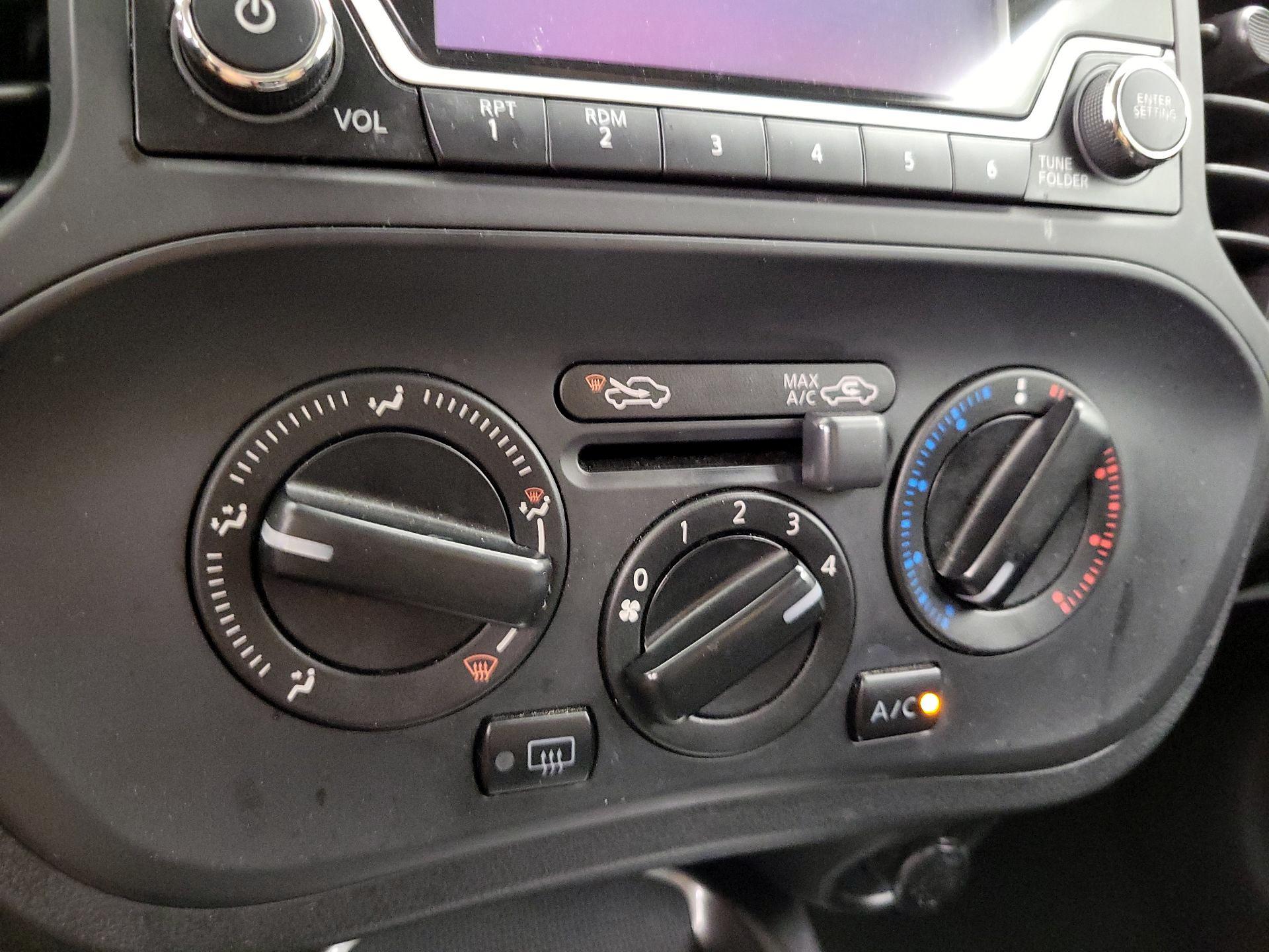 Thumbnail: 2016 Nissan Juke - 16