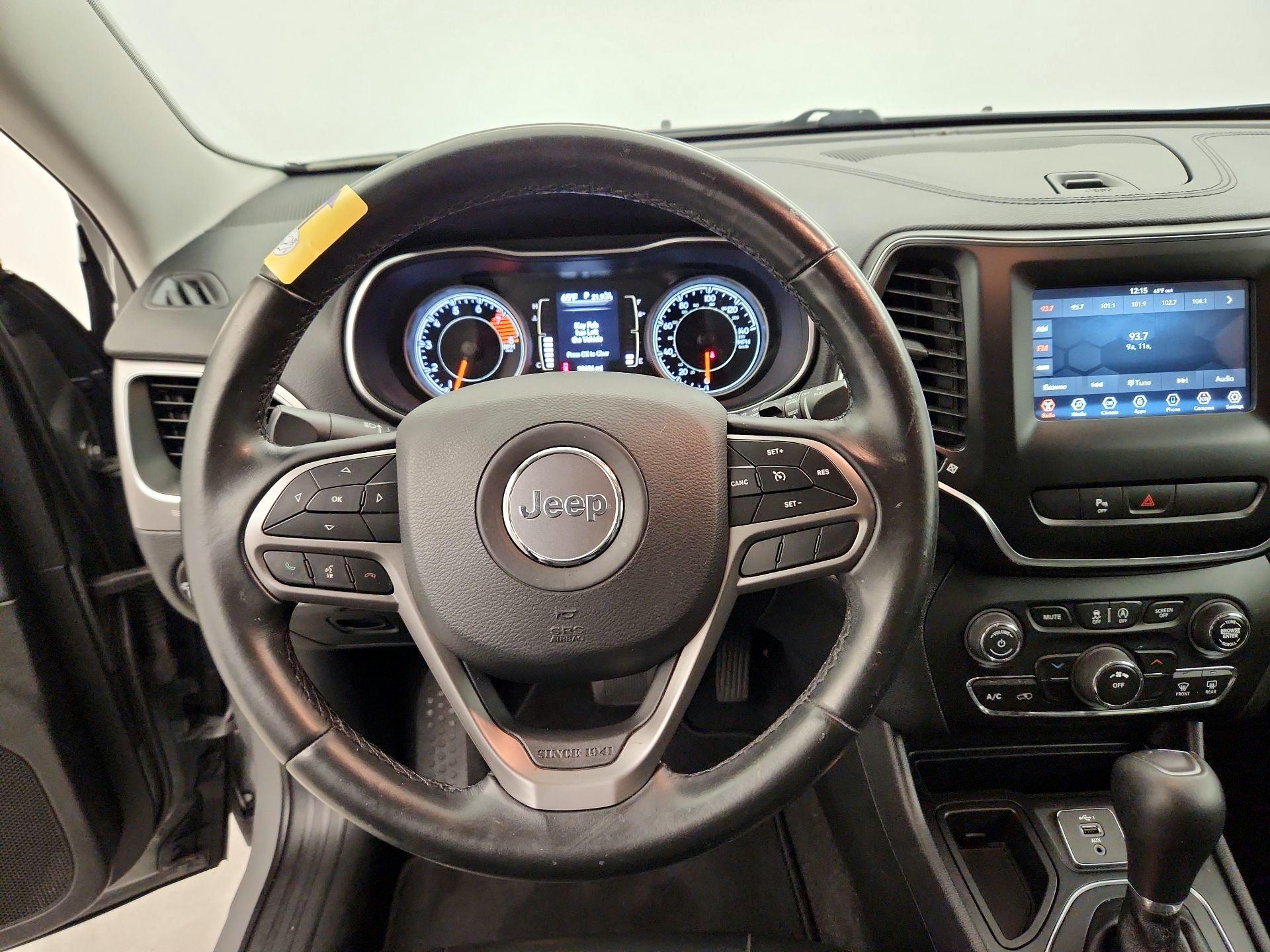 Thumbnail: 2020 Jeep Cherokee - 10