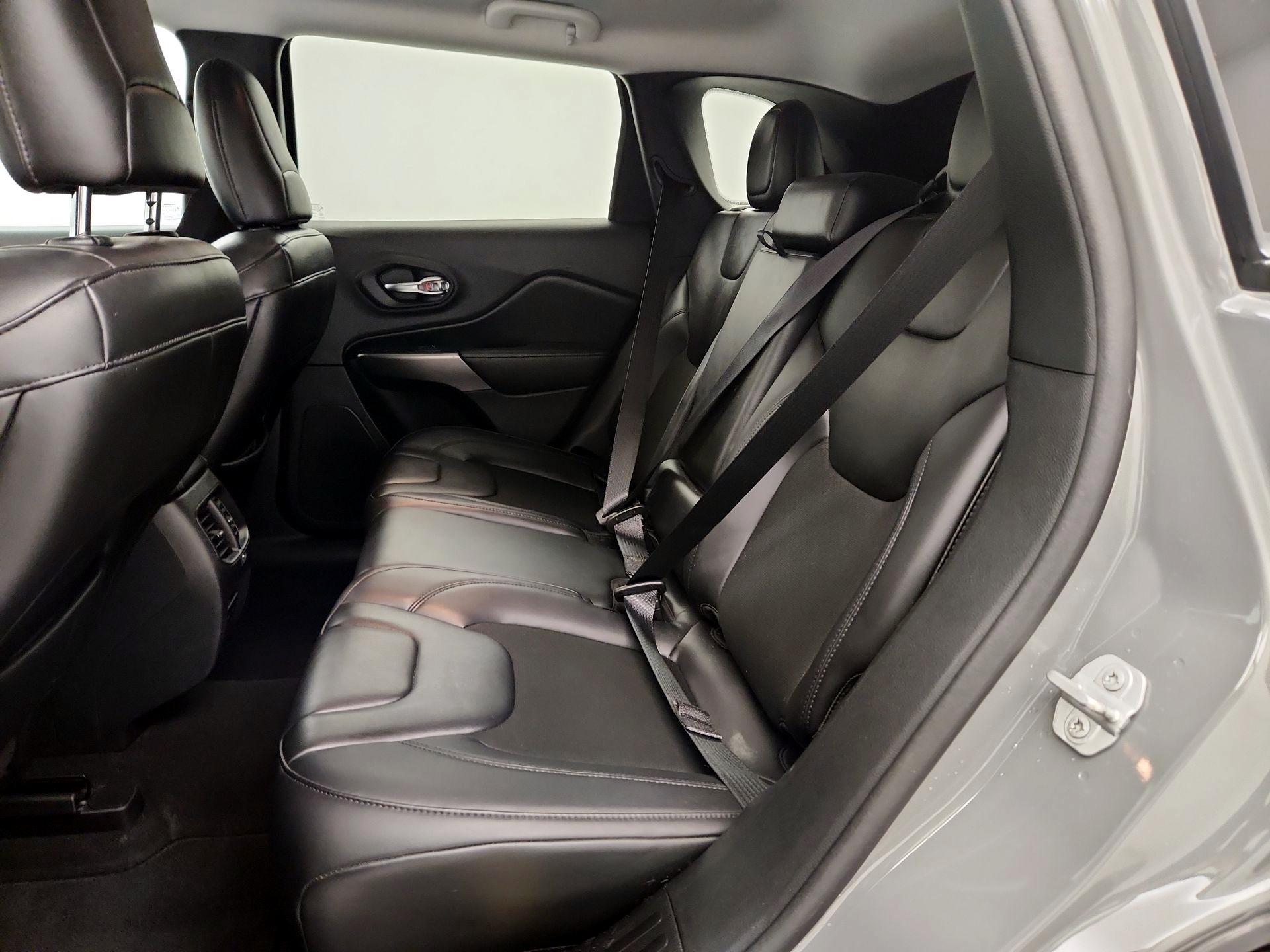 Thumbnail: 2020 Jeep Cherokee - 19
