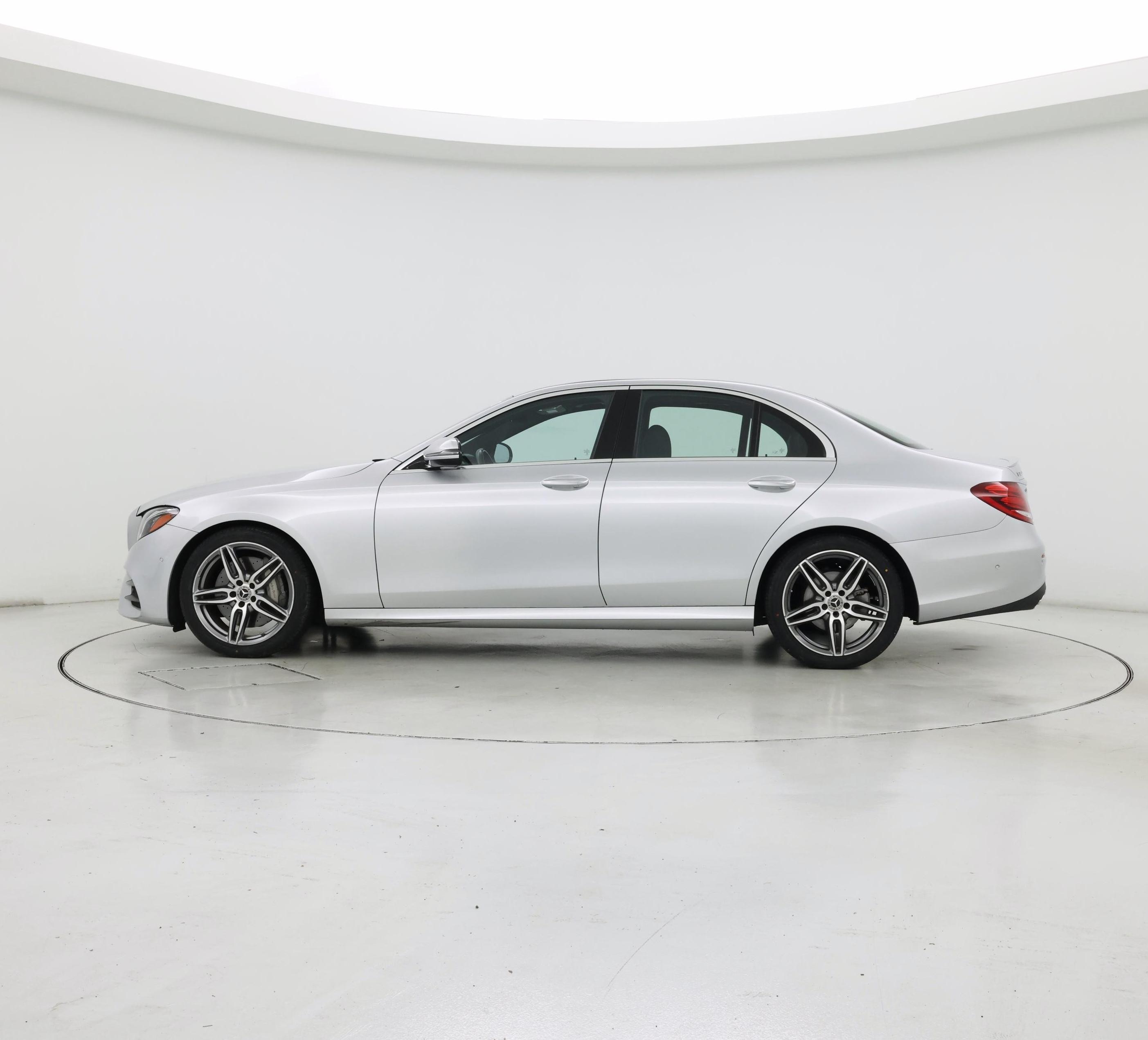 Thumbnail: 2018 Mercedes-Benz E-Class - 3