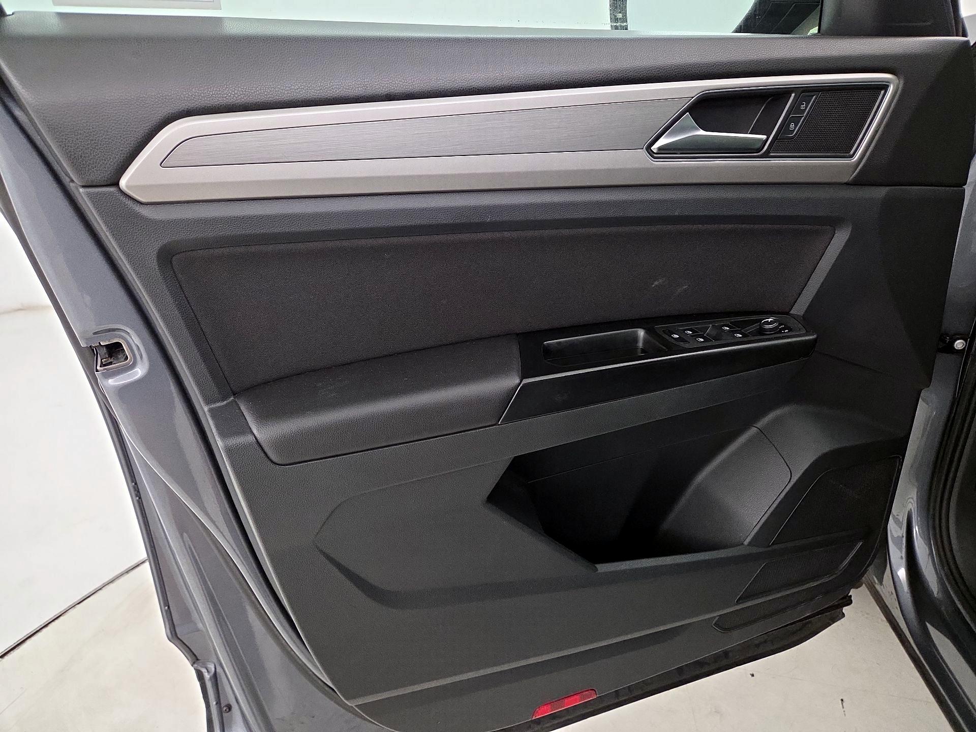 Thumbnail: 2018 Volkswagen Atlas - 12