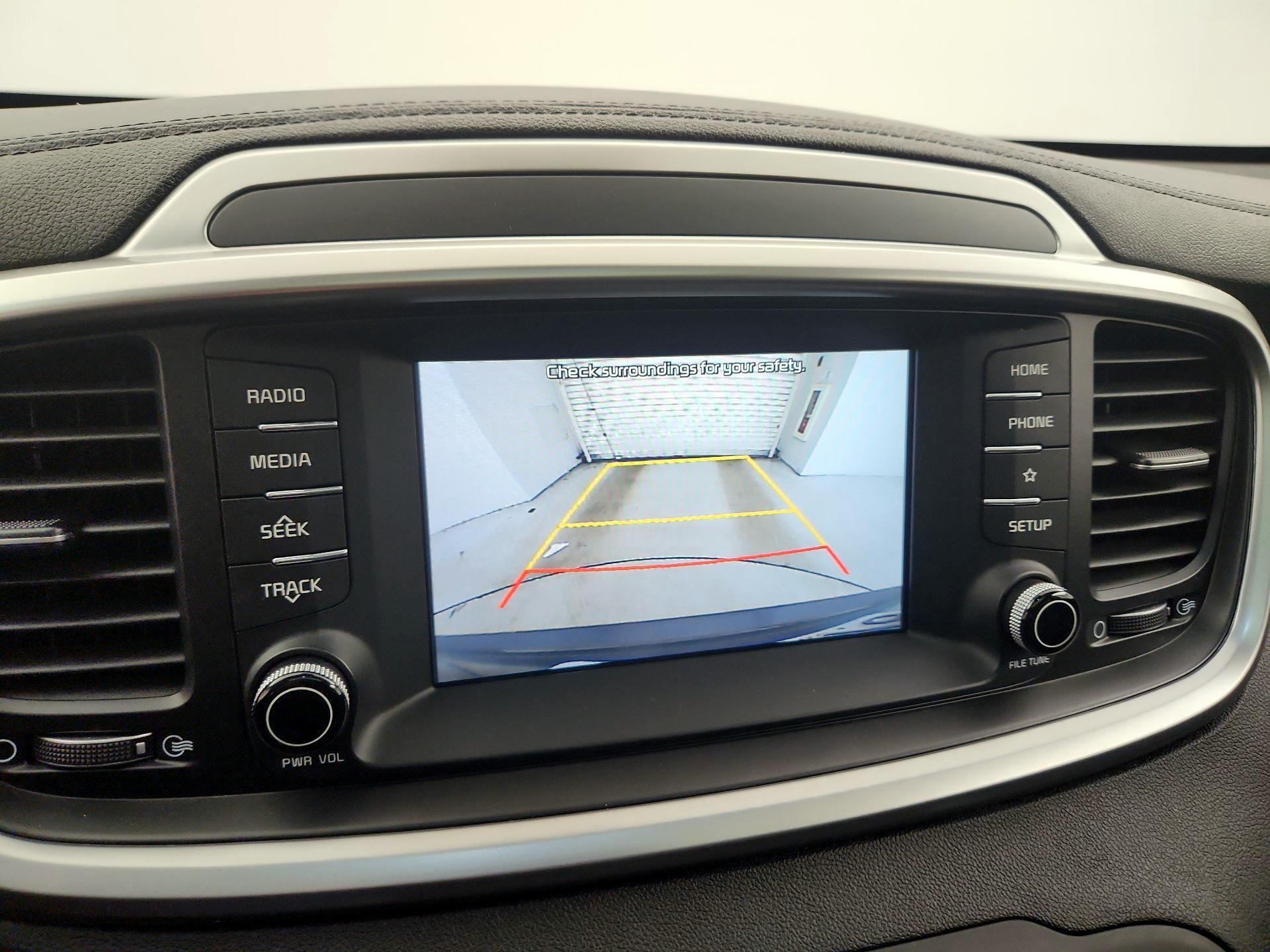 Thumbnail: 2020 Kia Sorento - 14