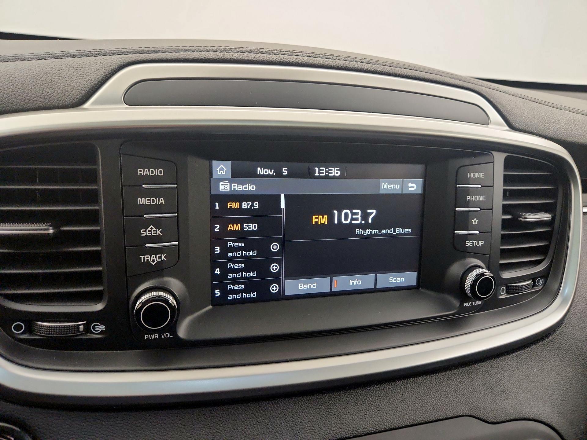 Thumbnail: 2020 Kia Sorento - 15