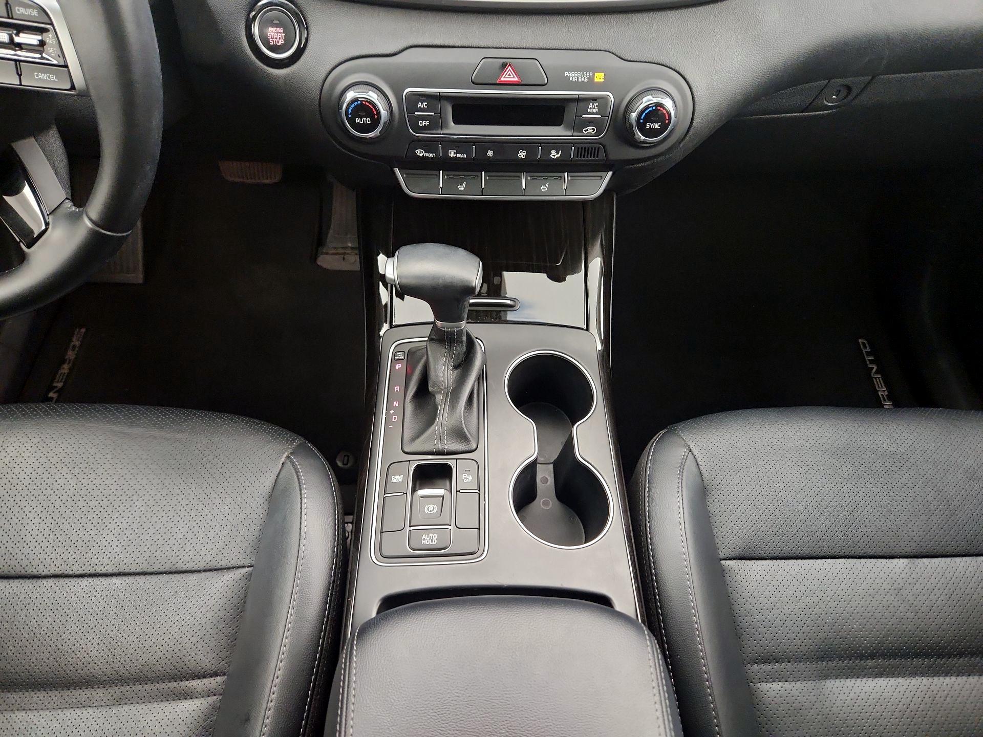 Thumbnail: 2020 Kia Sorento - 17