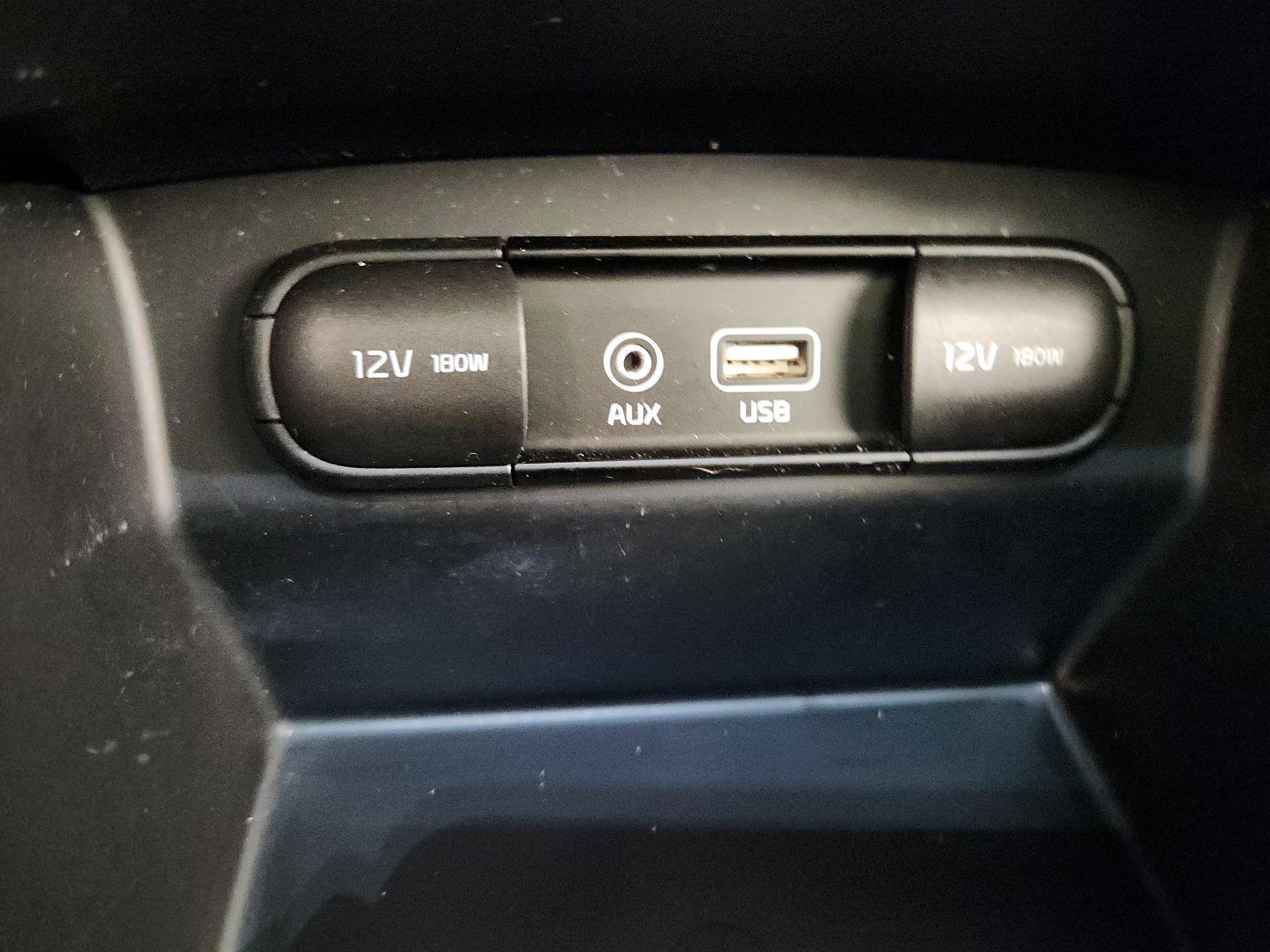 Thumbnail: 2020 Kia Sorento - 18