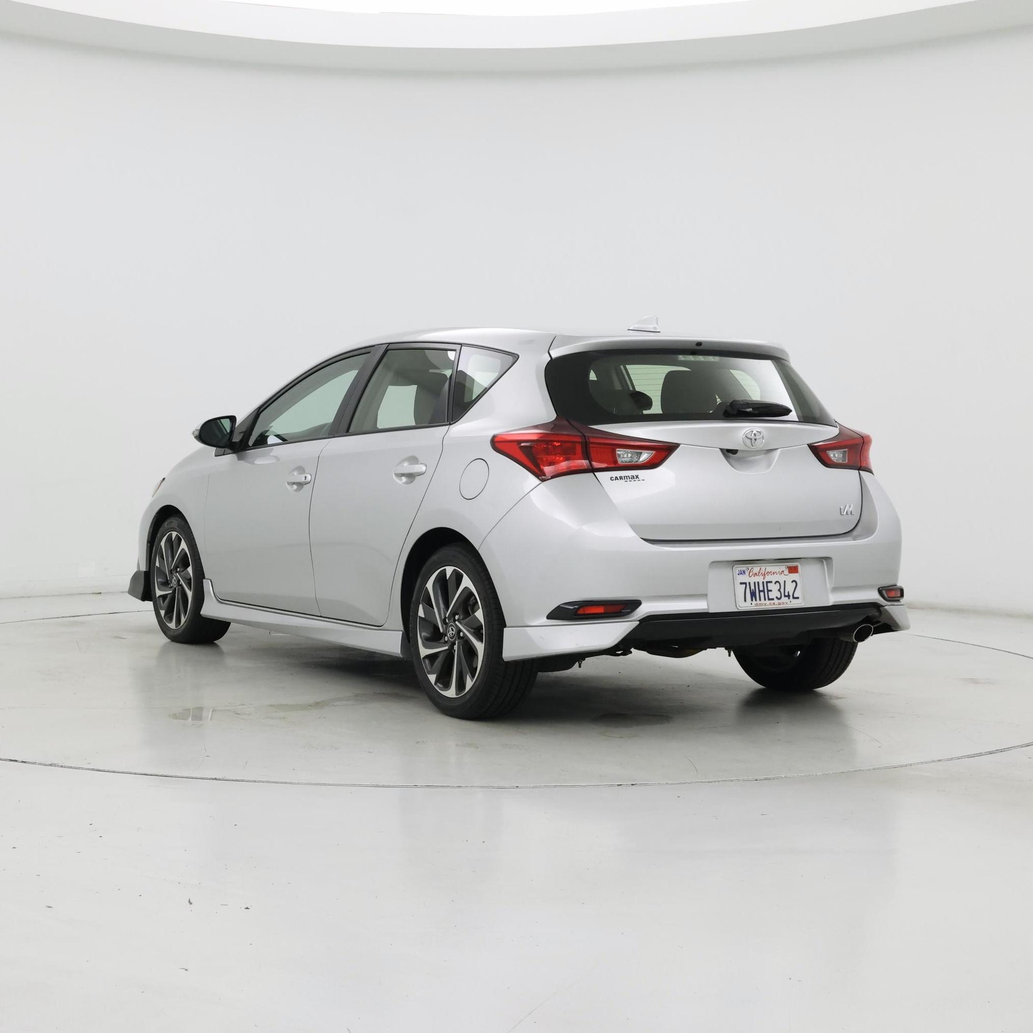 Thumbnail: 2017 Toyota Corolla iM - 2
