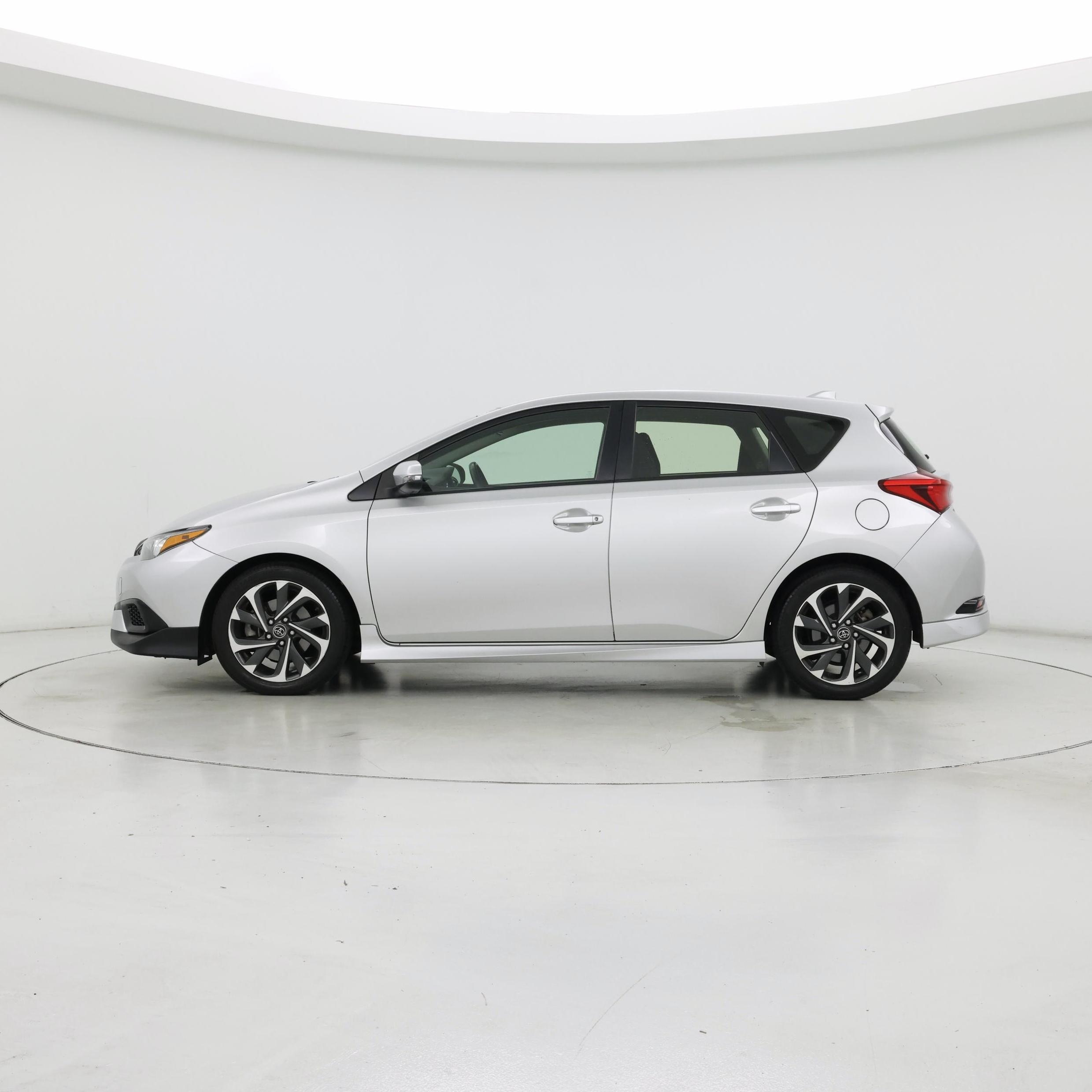 Thumbnail: 2017 Toyota Corolla iM - 3