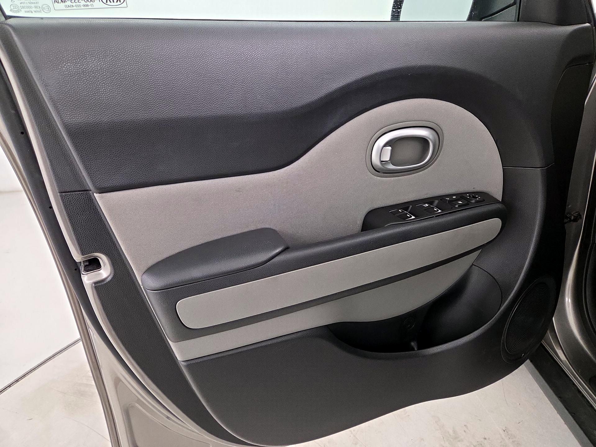 Thumbnail: 2018 Kia Soul - 12