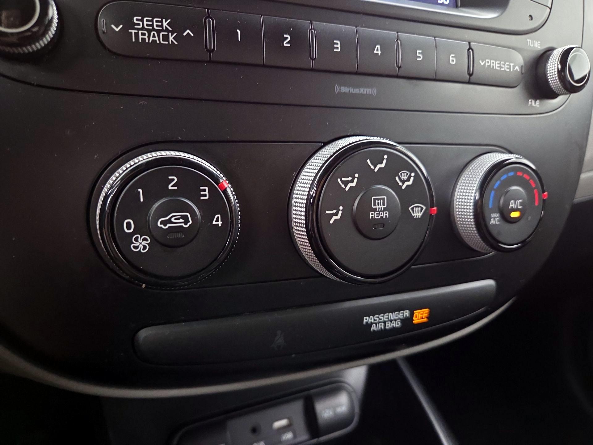 Thumbnail: 2018 Kia Soul - 15