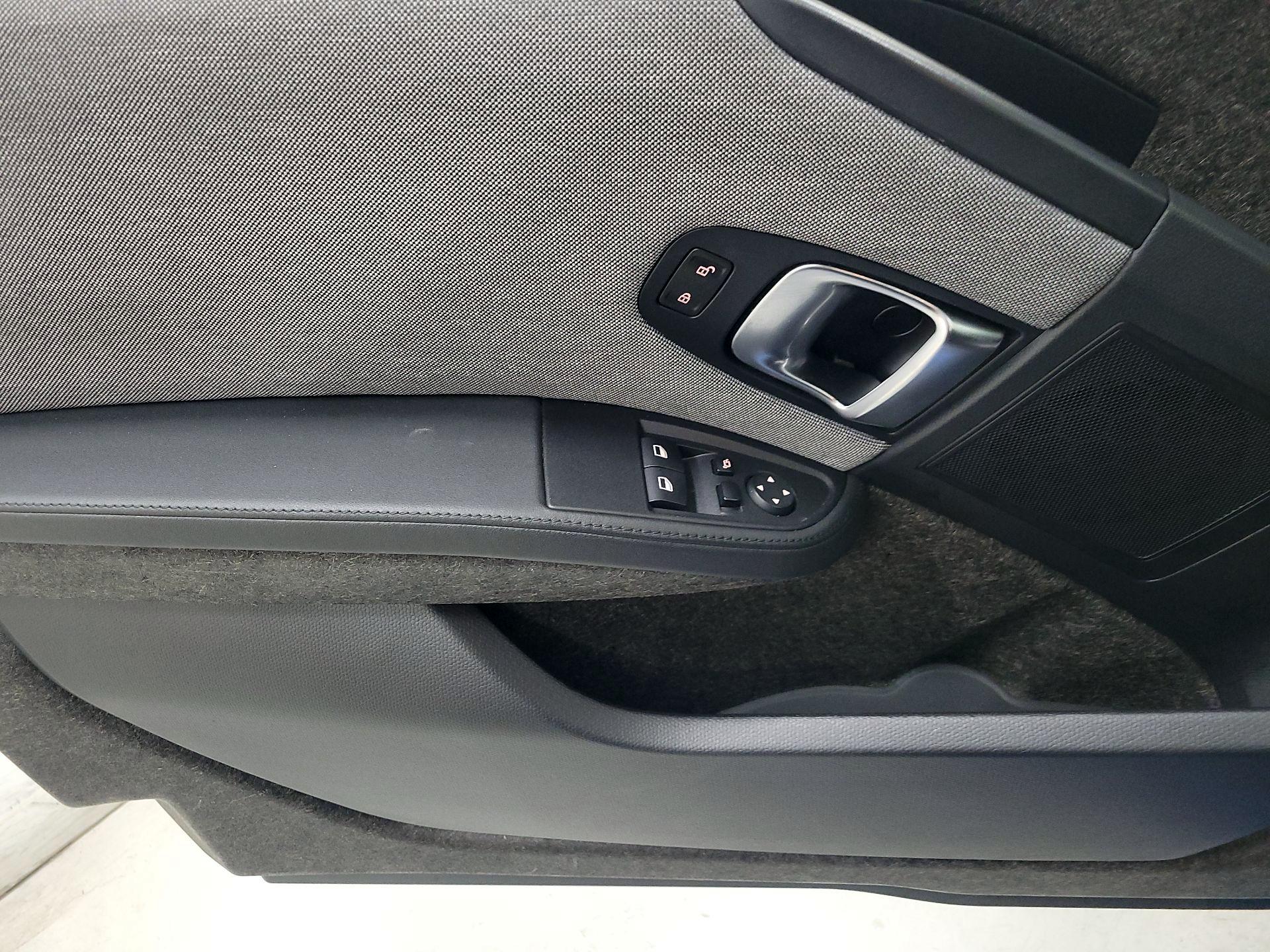 Thumbnail: 2019 BMW i3 - 12