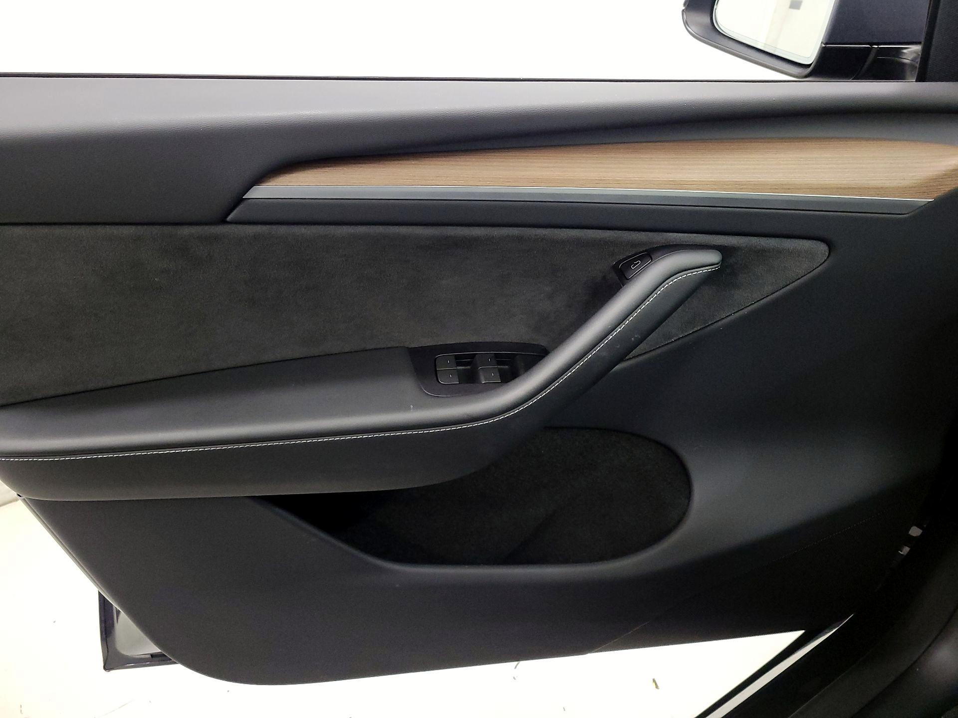 Thumbnail: 2023 Tesla Model Y - 12