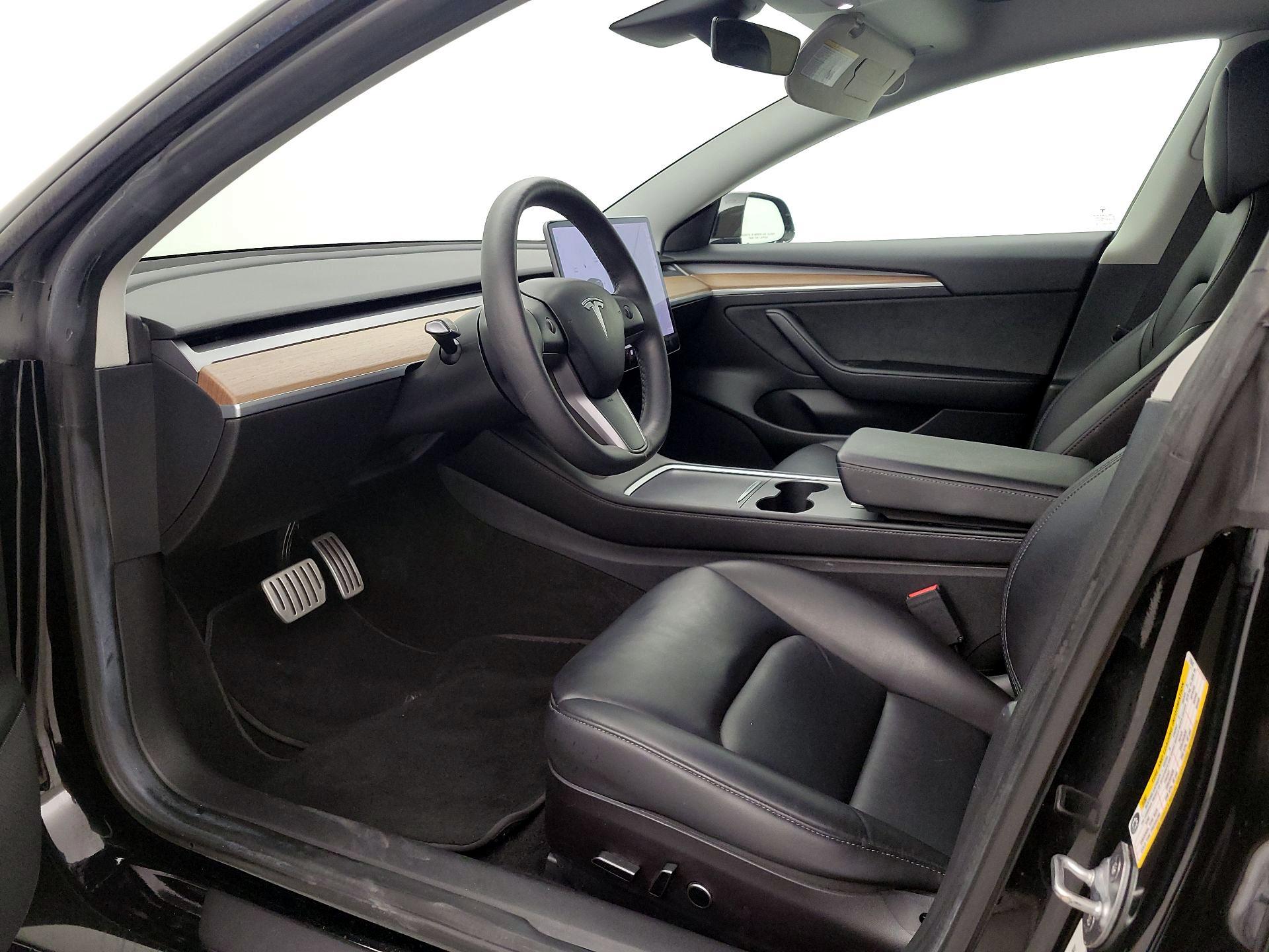 Thumbnail: 2022 Tesla Model 3 - 11