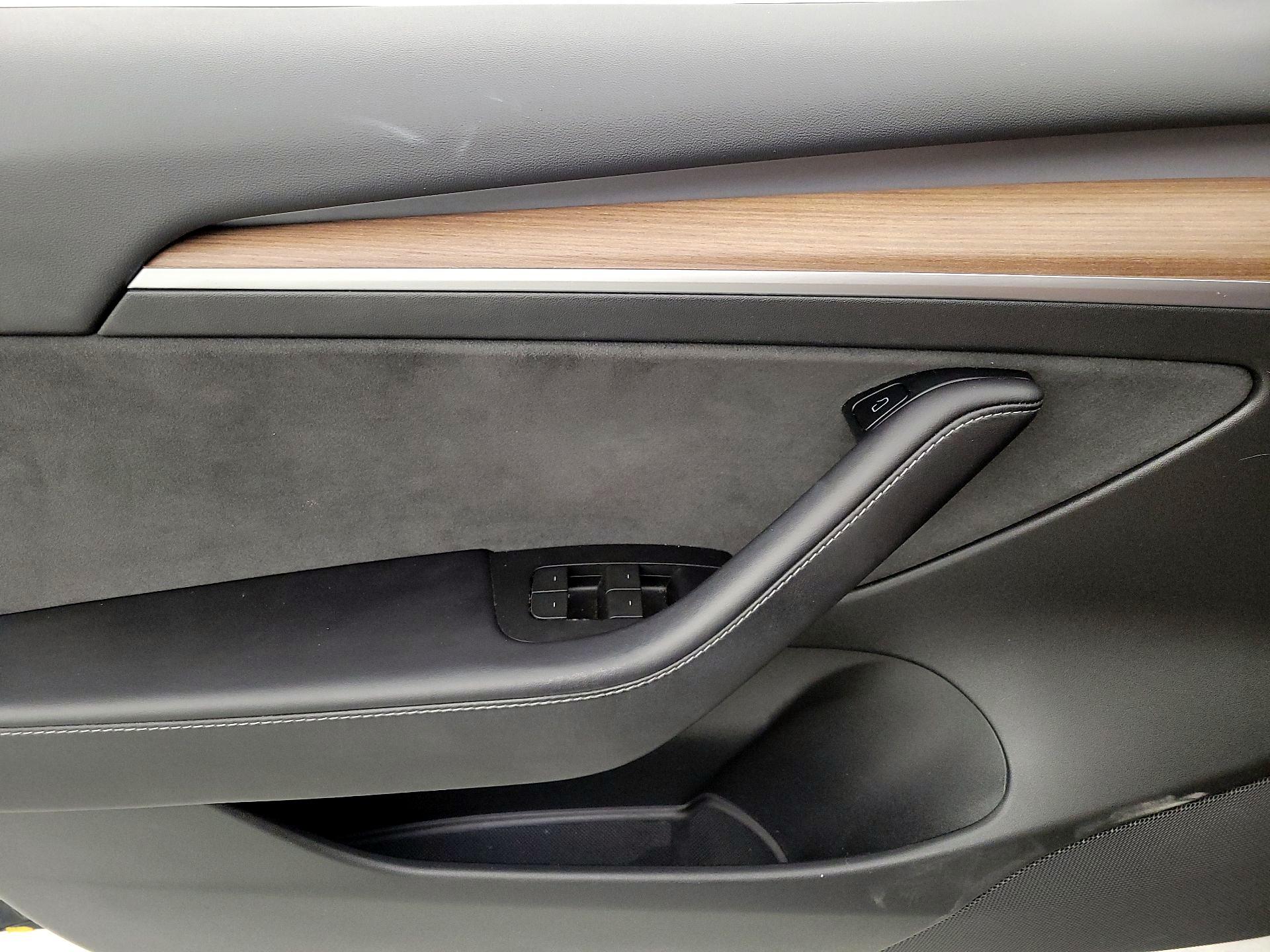 Thumbnail: 2022 Tesla Model 3 - 12