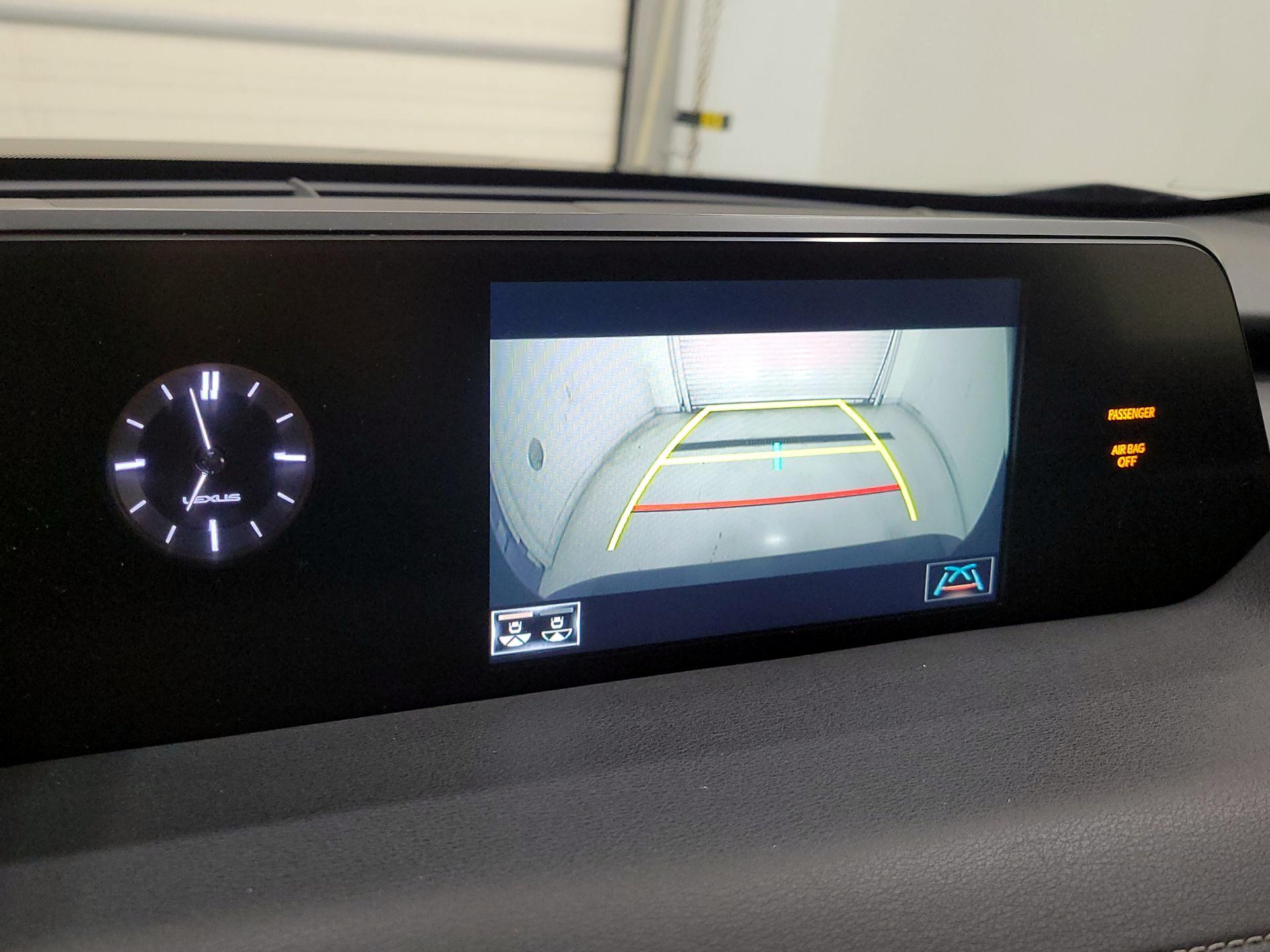 Thumbnail: 2021 Lexus UX - 14